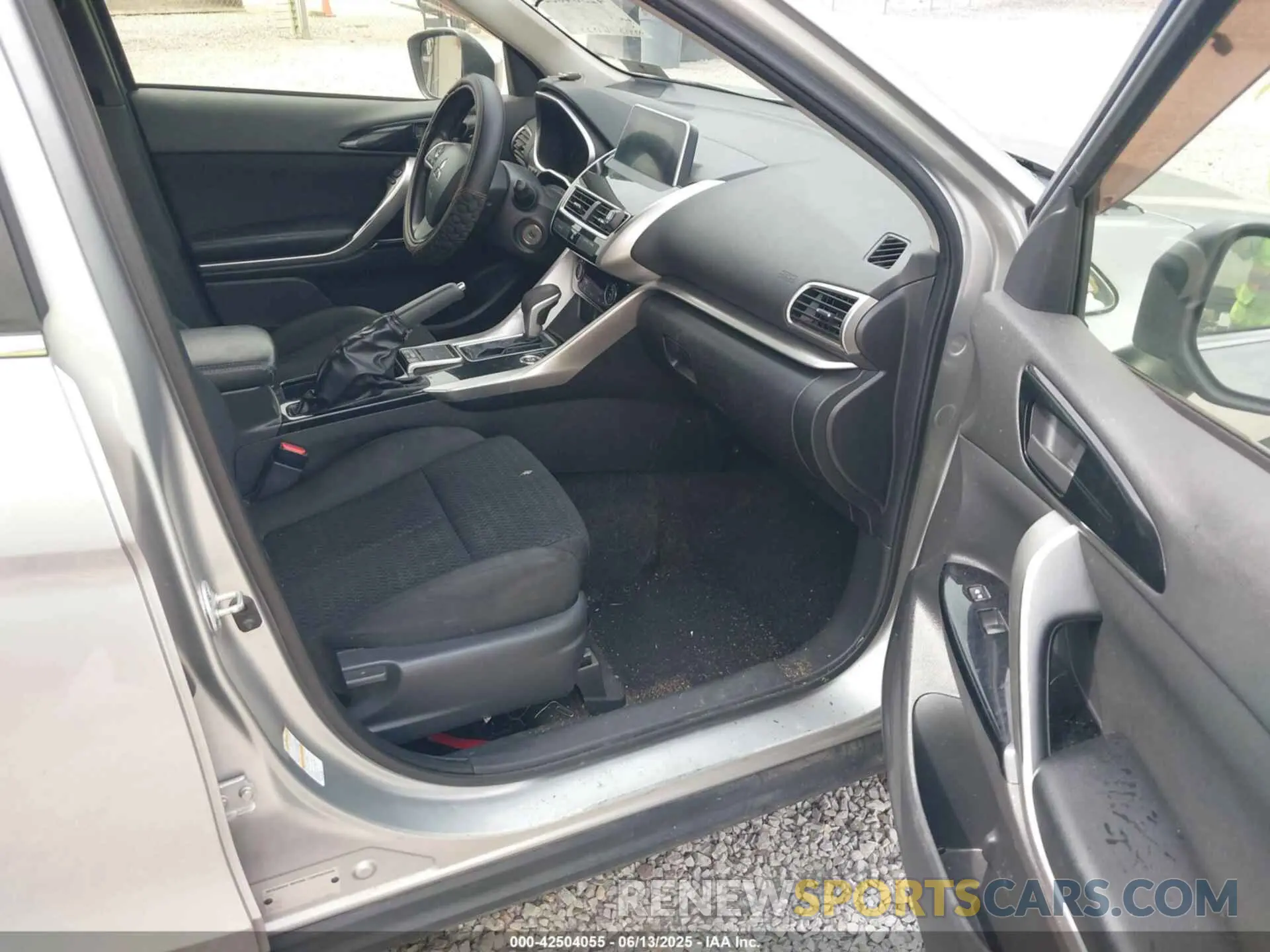 5 Photograph of a damaged car JA4AT4AA0KZ030487 MITSUBISHI ECLIPSE CROSS 2019