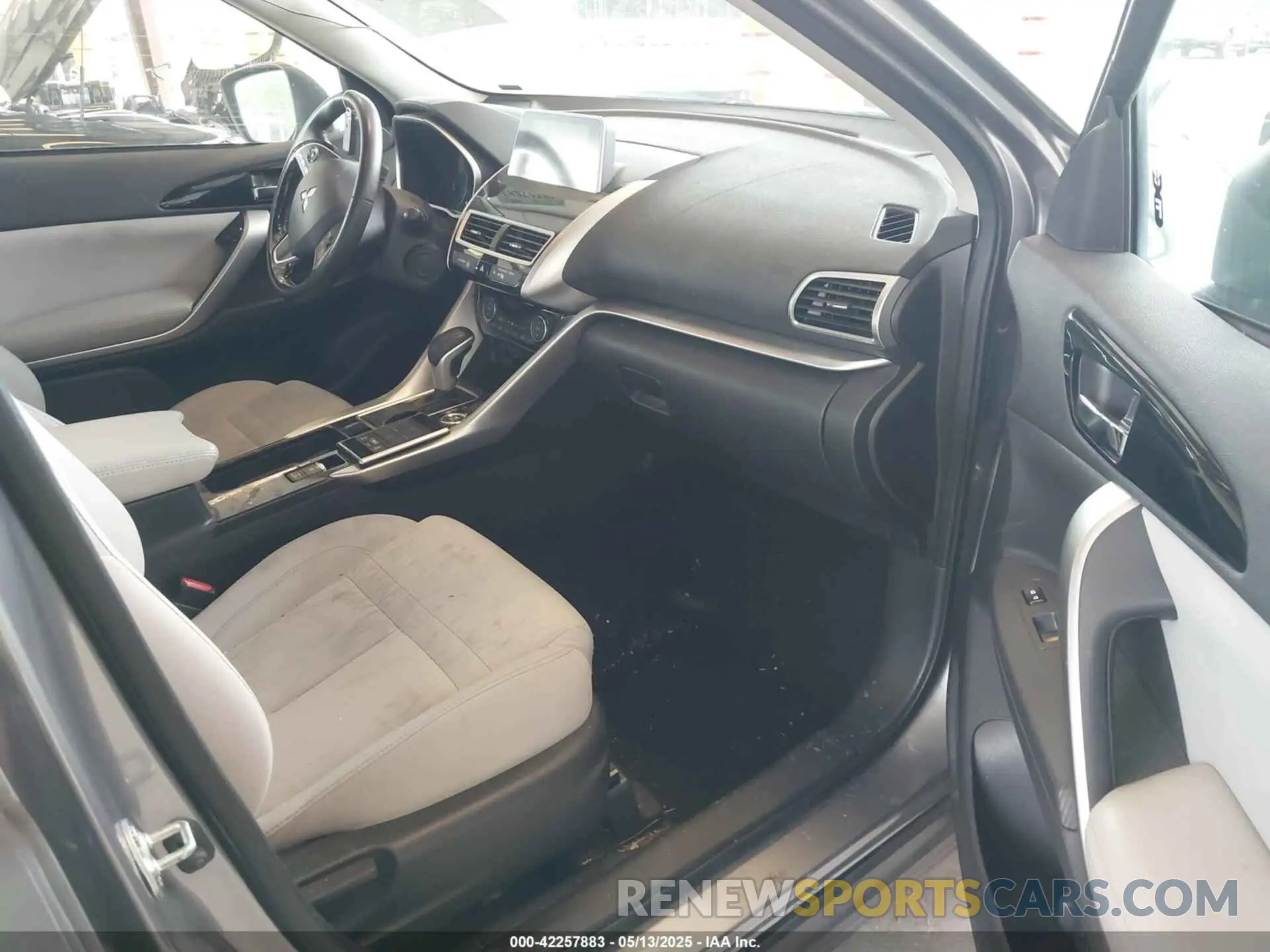 5 Photograph of a damaged car JA4AT5AA0KZ022332 MITSUBISHI ECLIPSE CROSS 2019