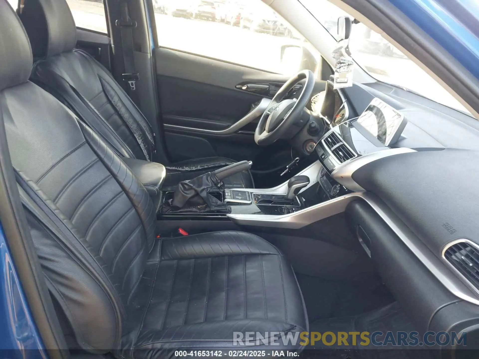 5 Photograph of a damaged car JA4AS4AA1LZ002217 MITSUBISHI ECLIPSE CROSS 2020