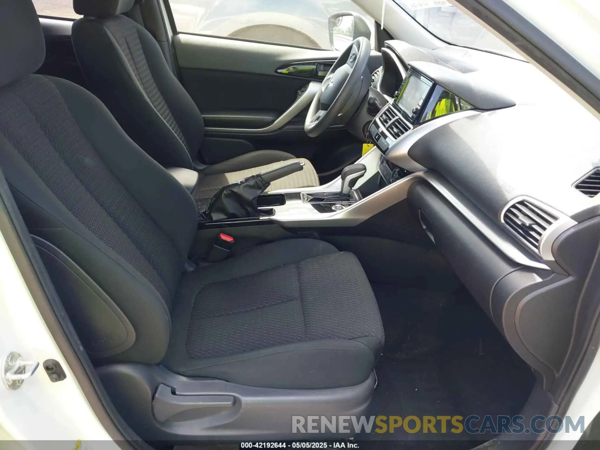 5 Photograph of a damaged car JA4AT3AA8LZ014629 MITSUBISHI ECLIPSE CROSS 2020