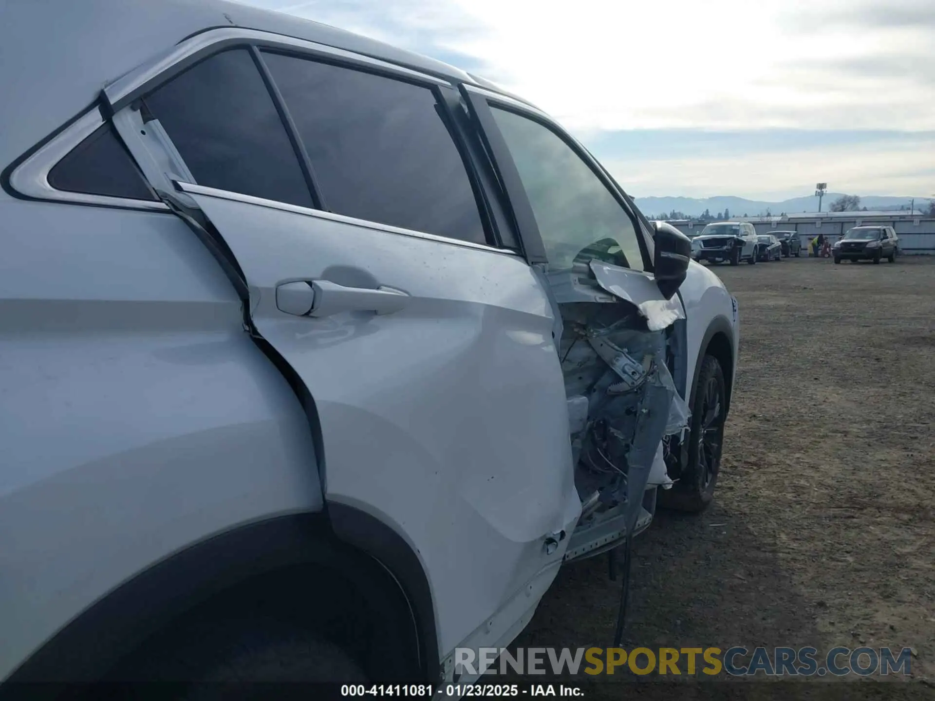 17 Photograph of a damaged car JA4AT4AA3LZ006878 MITSUBISHI ECLIPSE CROSS 2020