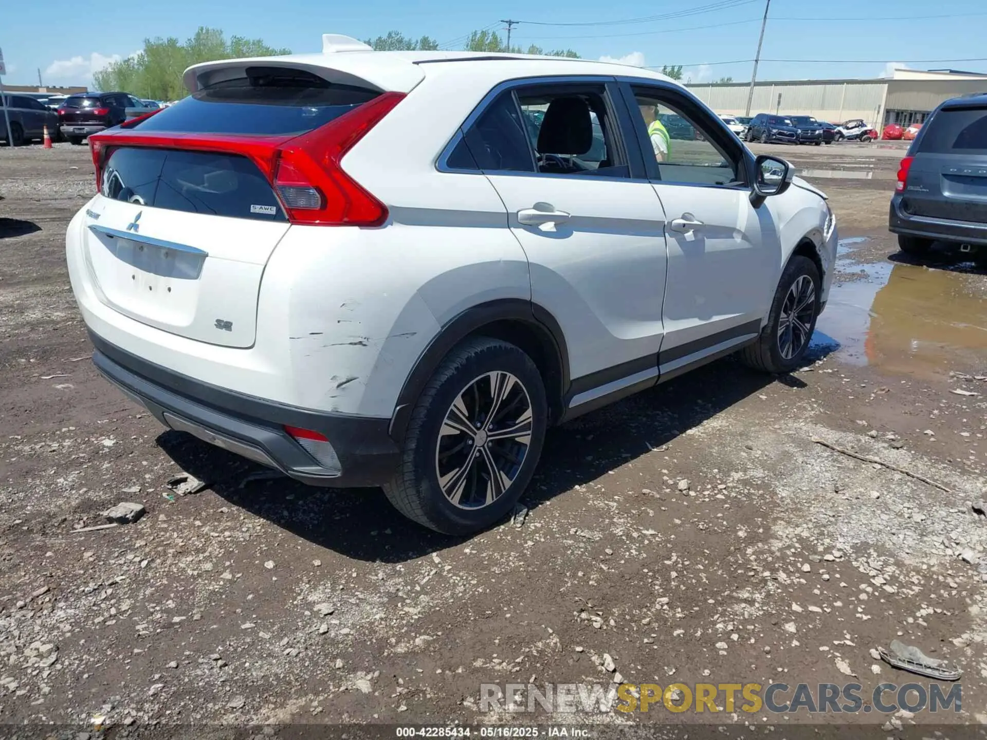 4 Photograph of a damaged car JA4AT5AA2LZ016548 MITSUBISHI ECLIPSE CROSS 2020