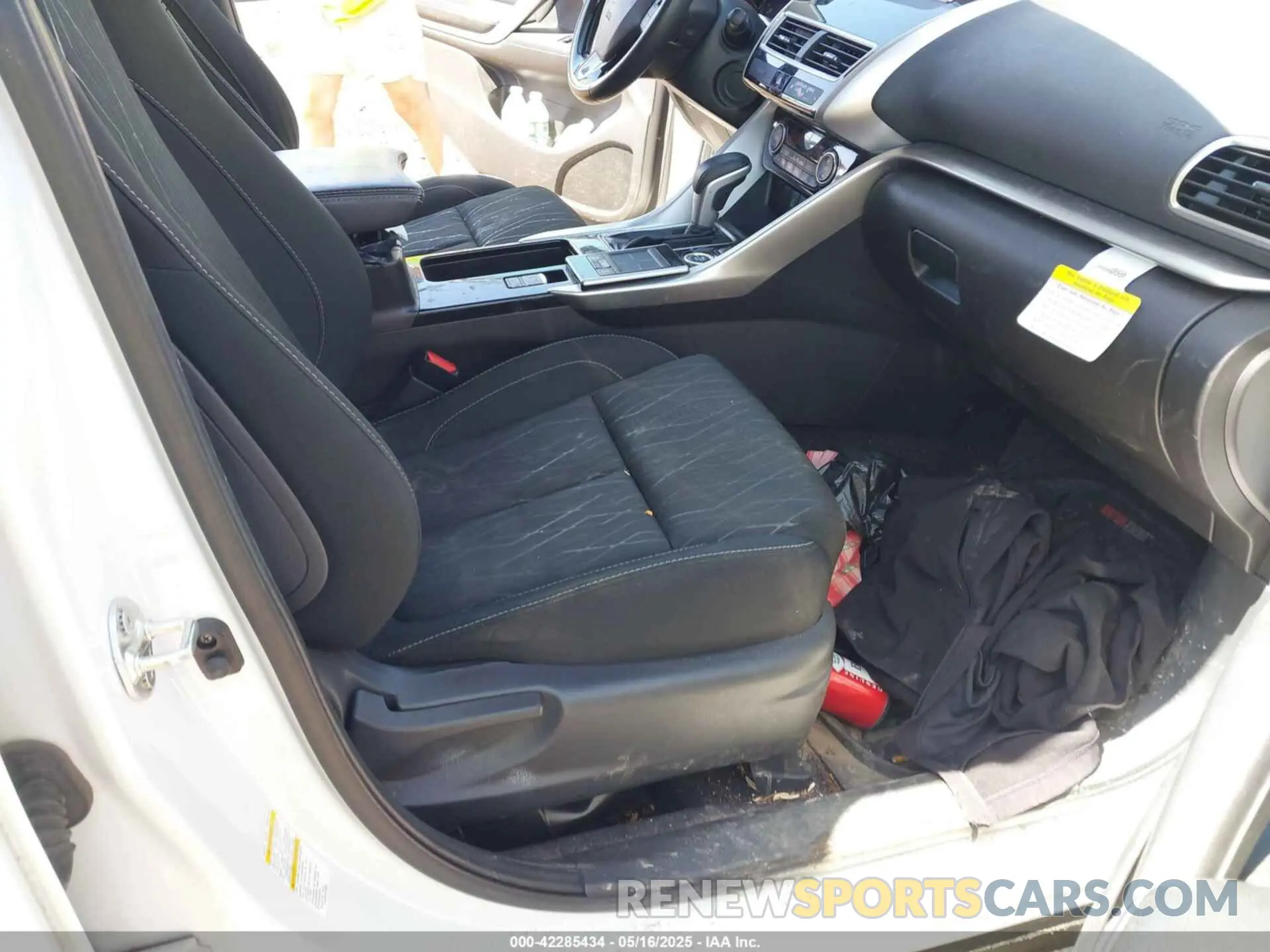 5 Photograph of a damaged car JA4AT5AA2LZ016548 MITSUBISHI ECLIPSE CROSS 2020