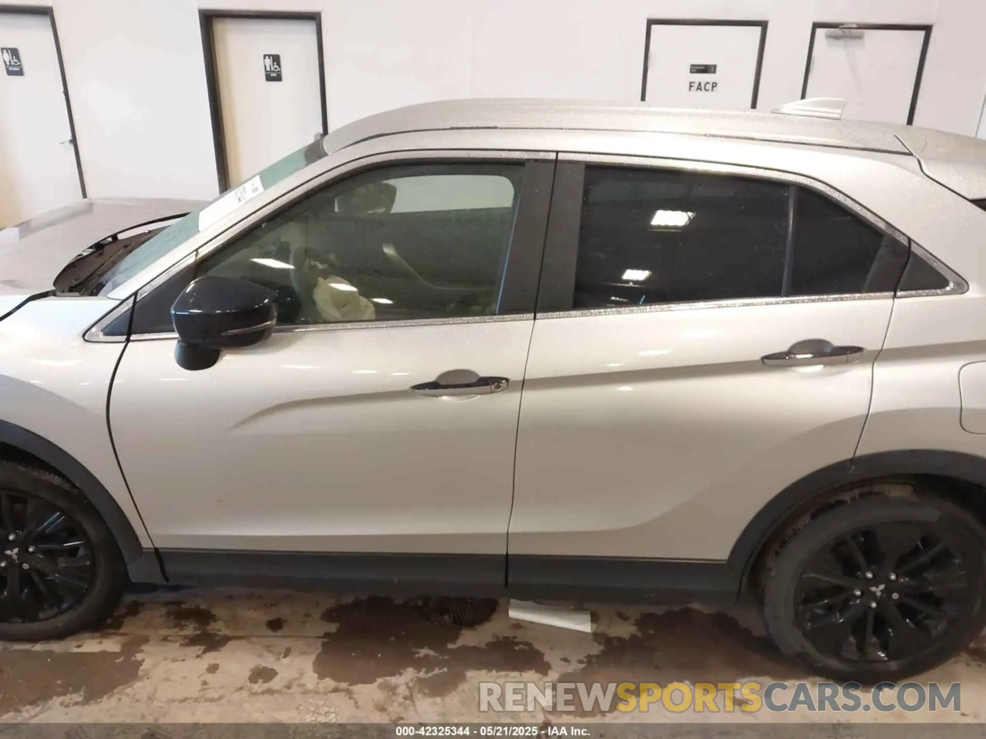 13 Photograph of a damaged car JA4ASVAA7NZ054234 MITSUBISHI ECLIPSE CROSS 2022