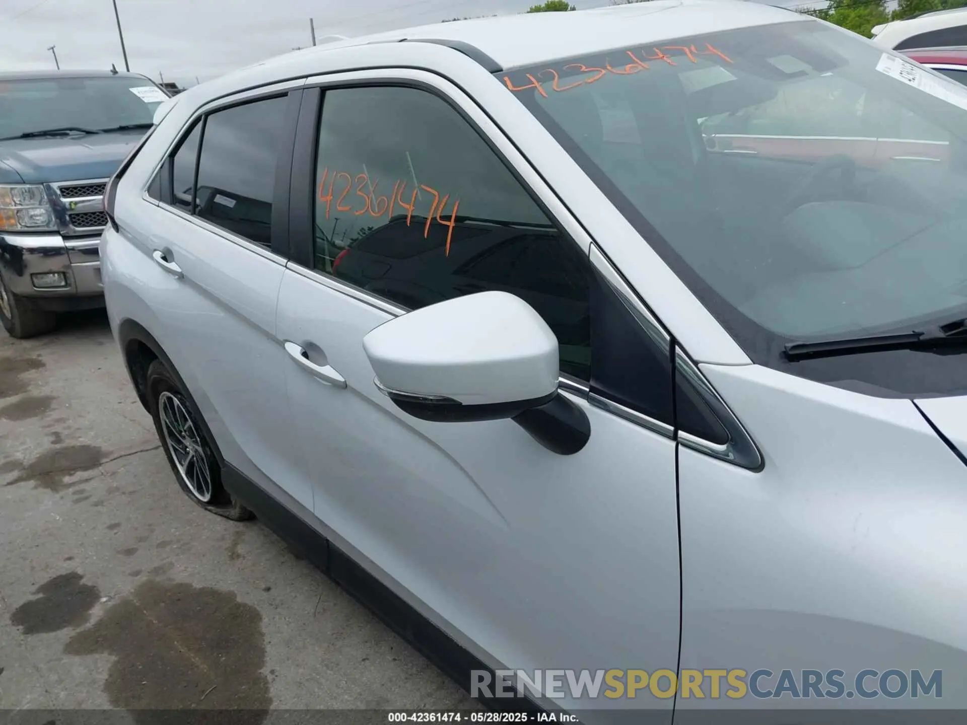 13 Photograph of a damaged car JA4ATUAA6NZ055799 MITSUBISHI ECLIPSE CROSS 2022