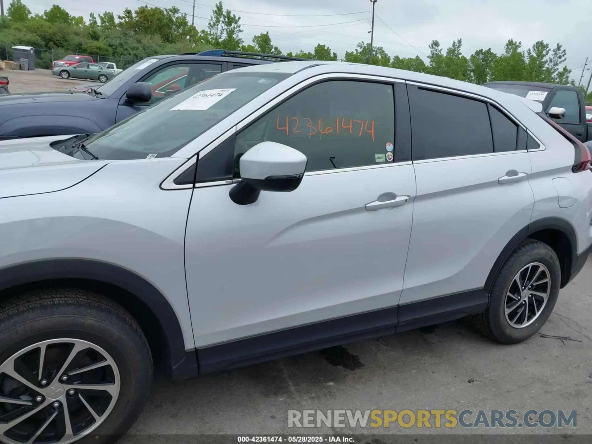 14 Photograph of a damaged car JA4ATUAA6NZ055799 MITSUBISHI ECLIPSE CROSS 2022