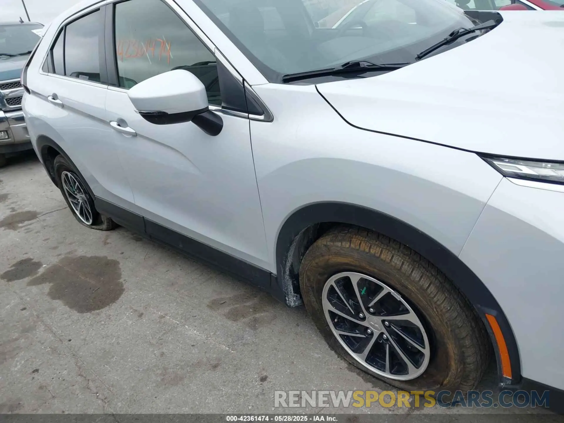 6 Photograph of a damaged car JA4ATUAA6NZ055799 MITSUBISHI ECLIPSE CROSS 2022
