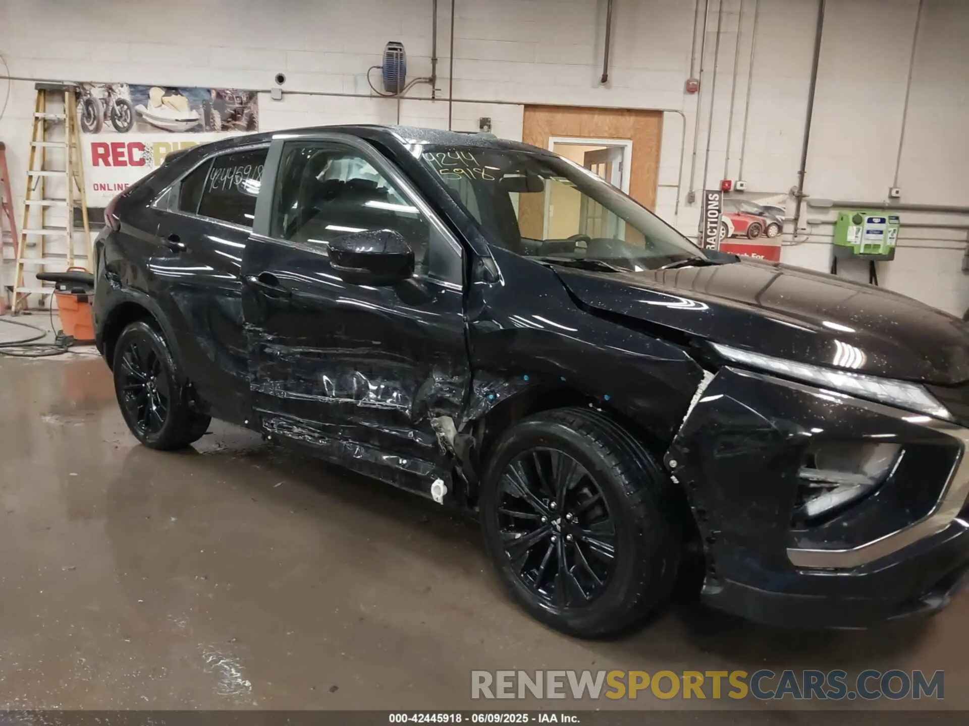 6 Photograph of a damaged car JA4ATVAA5NZ028163 MITSUBISHI ECLIPSE CROSS 2022
