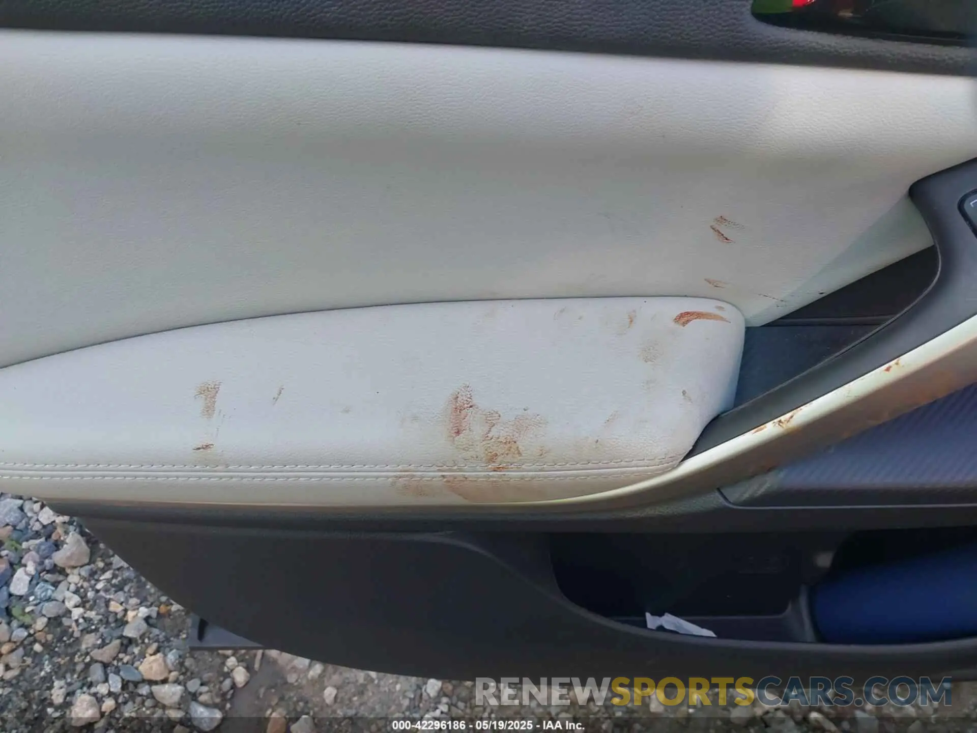 14 Photograph of a damaged car JA4ATWAA0NZ050061 MITSUBISHI ECLIPSE CROSS 2022