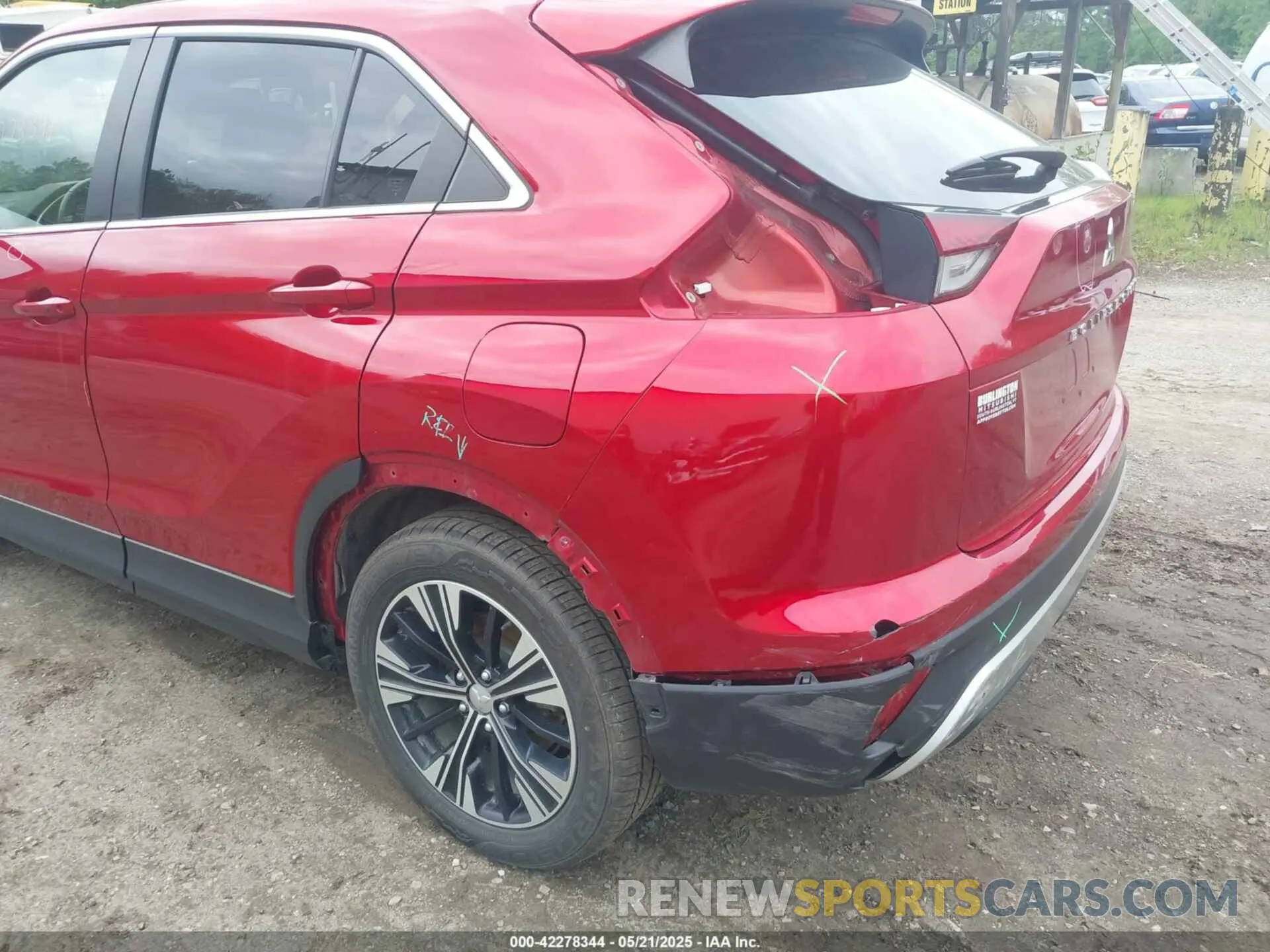 19 Photograph of a damaged car JA4ATWAA8NZ000931 MITSUBISHI ECLIPSE CROSS 2022