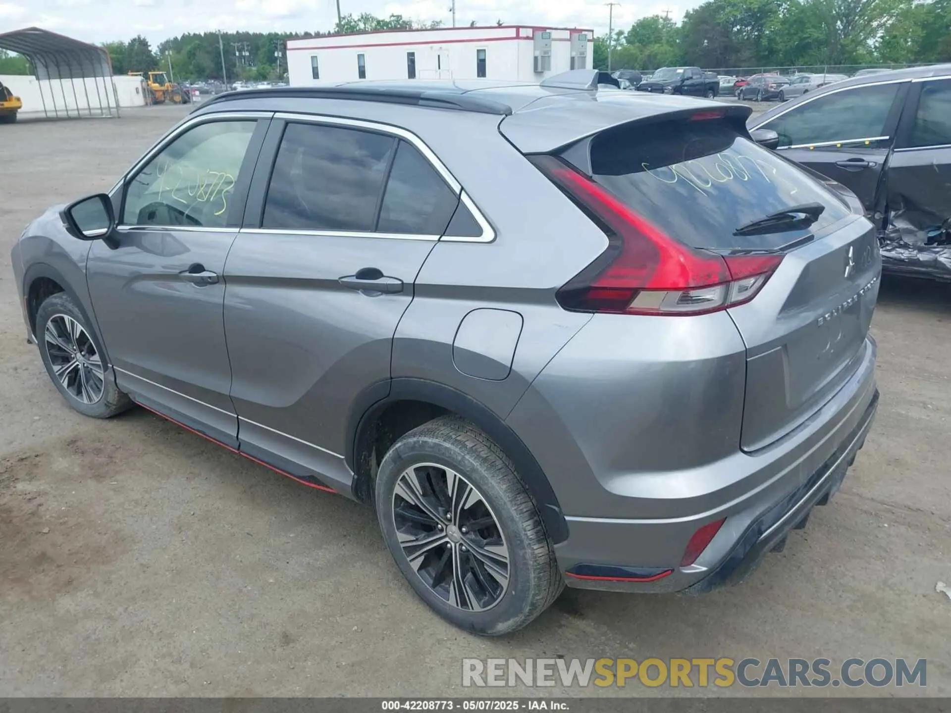 3 Photograph of a damaged car JA4ATWAA8NZ004476 MITSUBISHI ECLIPSE CROSS 2022