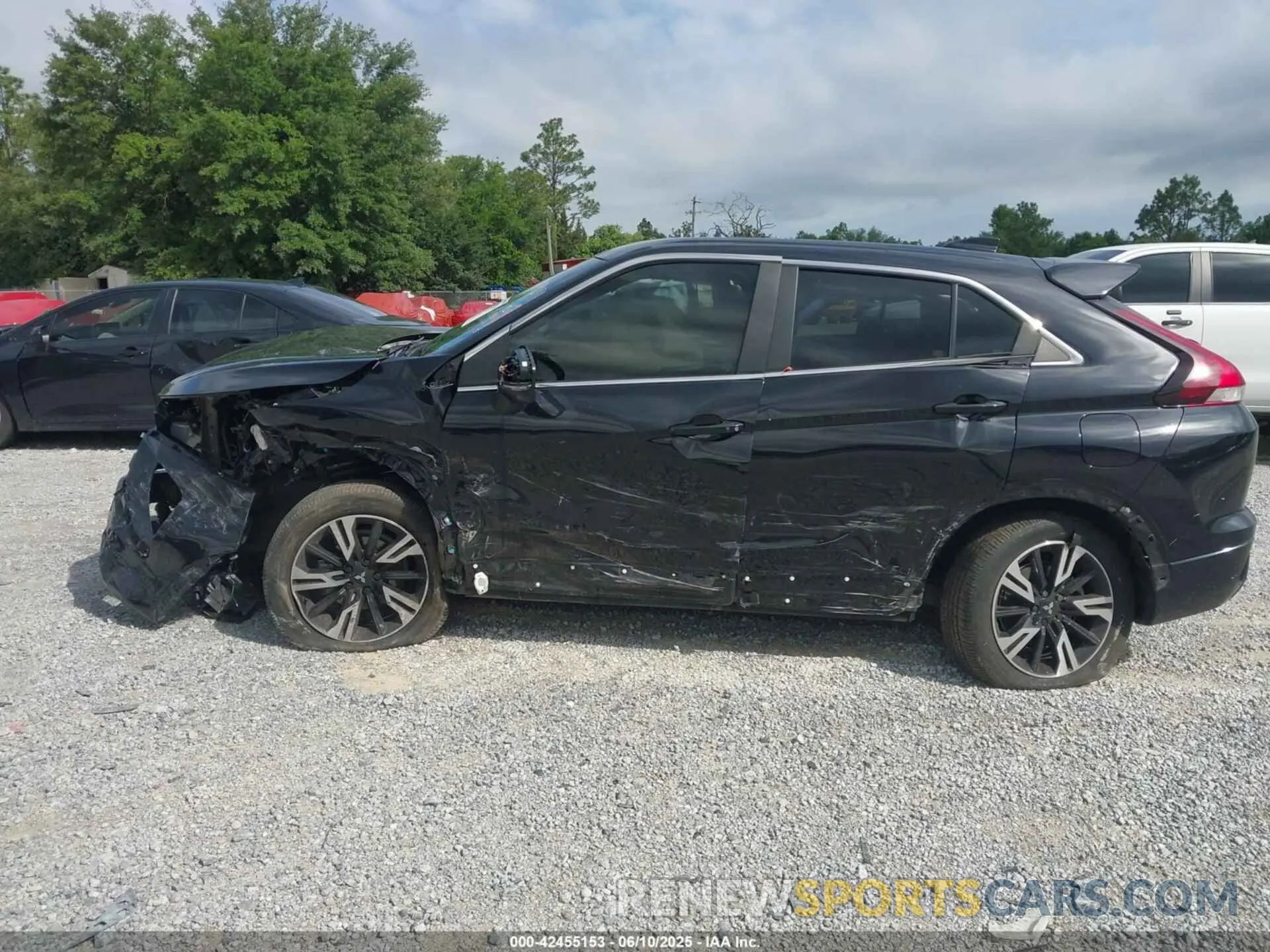 14 Photograph of a damaged car JA4ATWAA1PZ001423 MITSUBISHI ECLIPSE CROSS 2023
