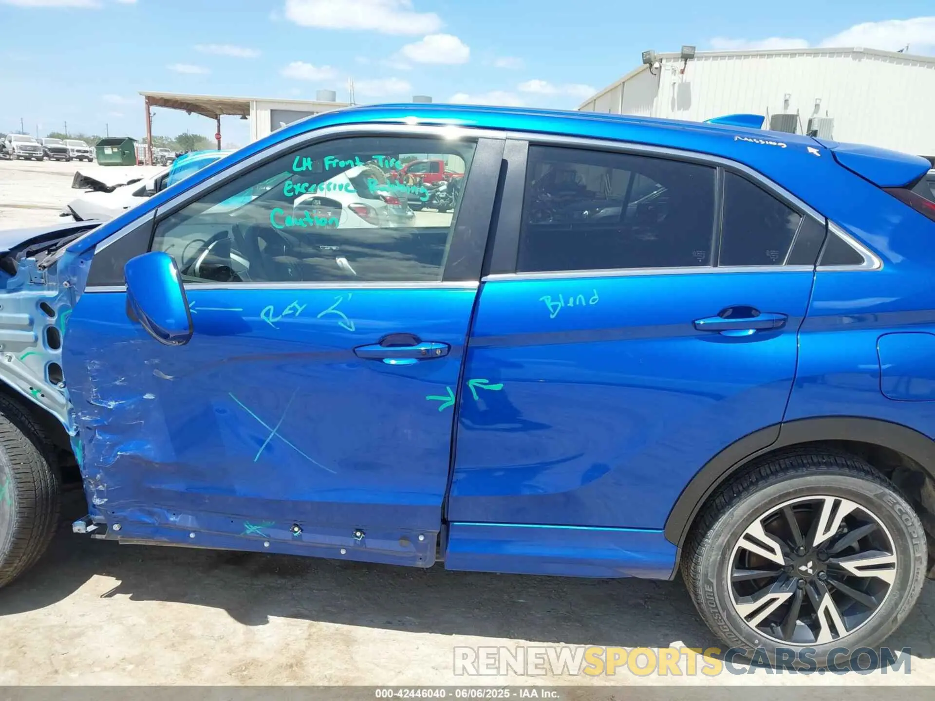 14 Photograph of a damaged car JA4ATWAAXPZ005454 MITSUBISHI ECLIPSE CROSS 2023