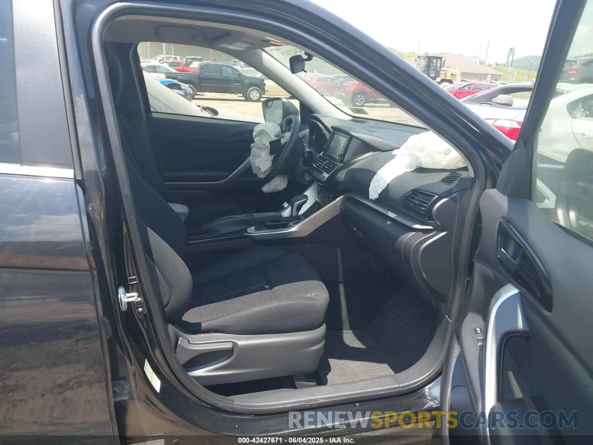 5 Photograph of a damaged car JA4ATUAA6RZ060247 MITSUBISHI ECLIPSE CROSS 2024