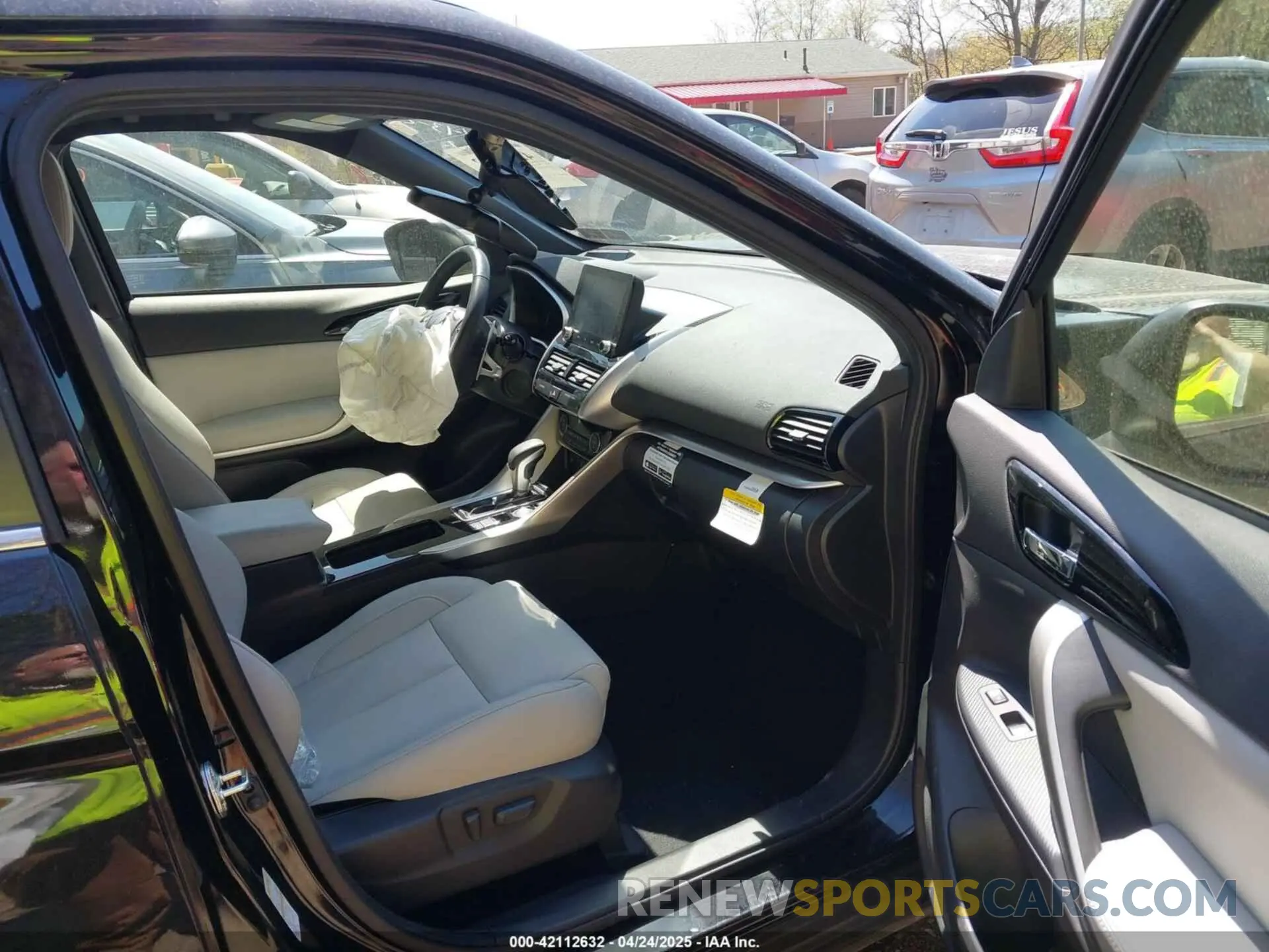5 Photograph of a damaged car JA4ATWAA1RZ016703 MITSUBISHI ECLIPSE CROSS 2024