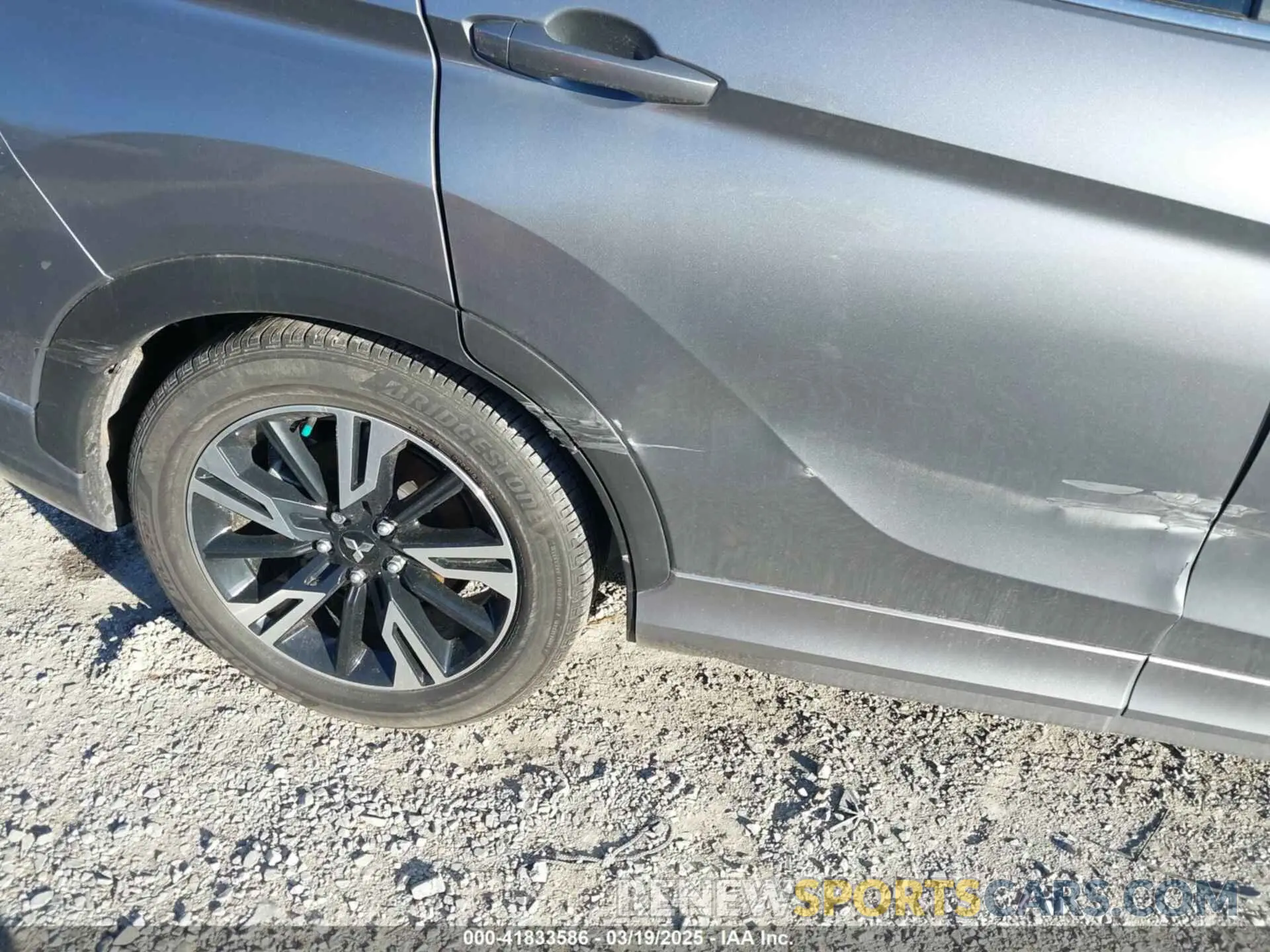 17 Photograph of a damaged car JA4ATWAA9RZ001124 MITSUBISHI ECLIPSE CROSS 2024