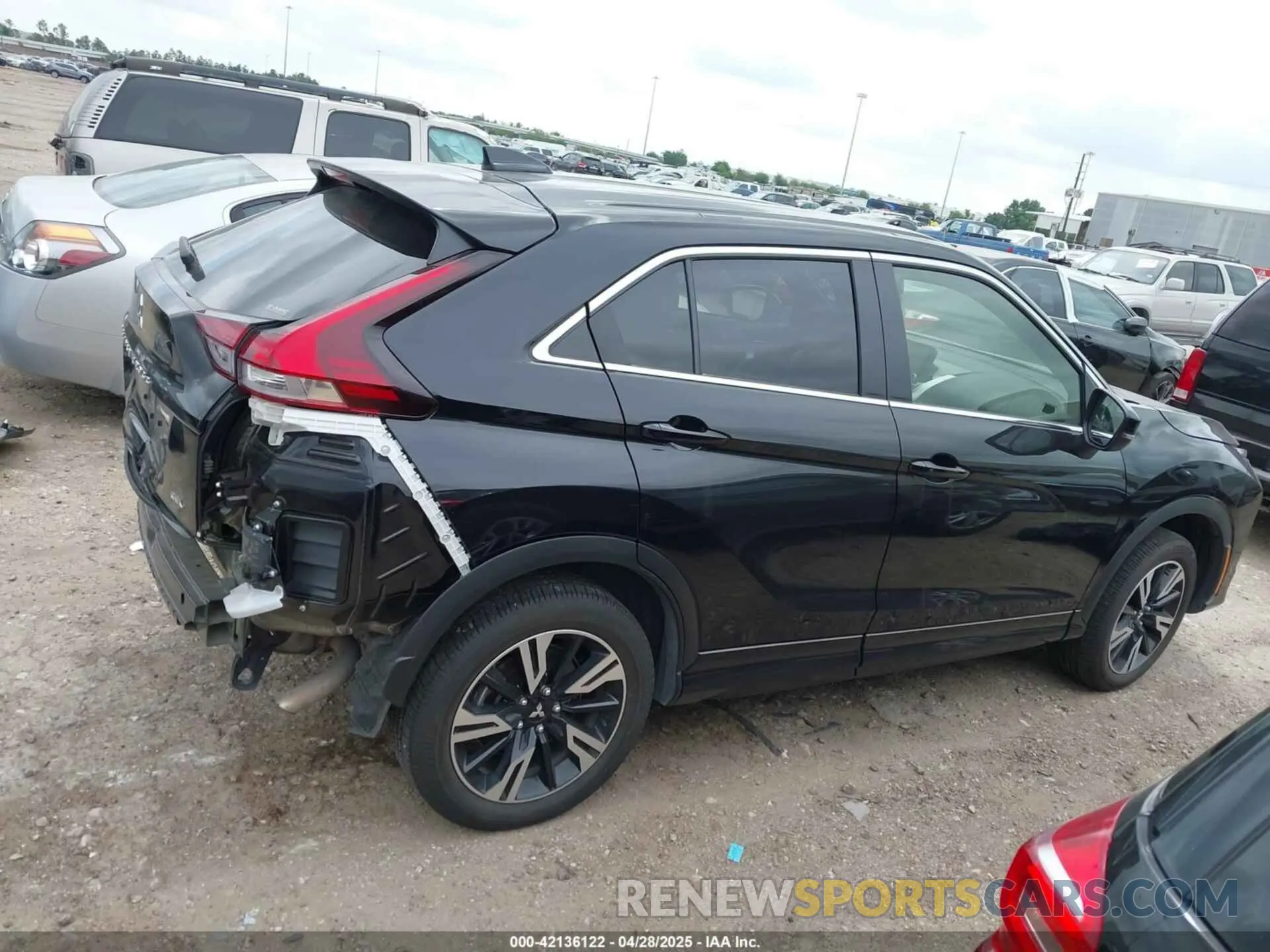 14 Photograph of a damaged car JA4ATWAA9RZ077782 MITSUBISHI ECLIPSE CROSS 2024