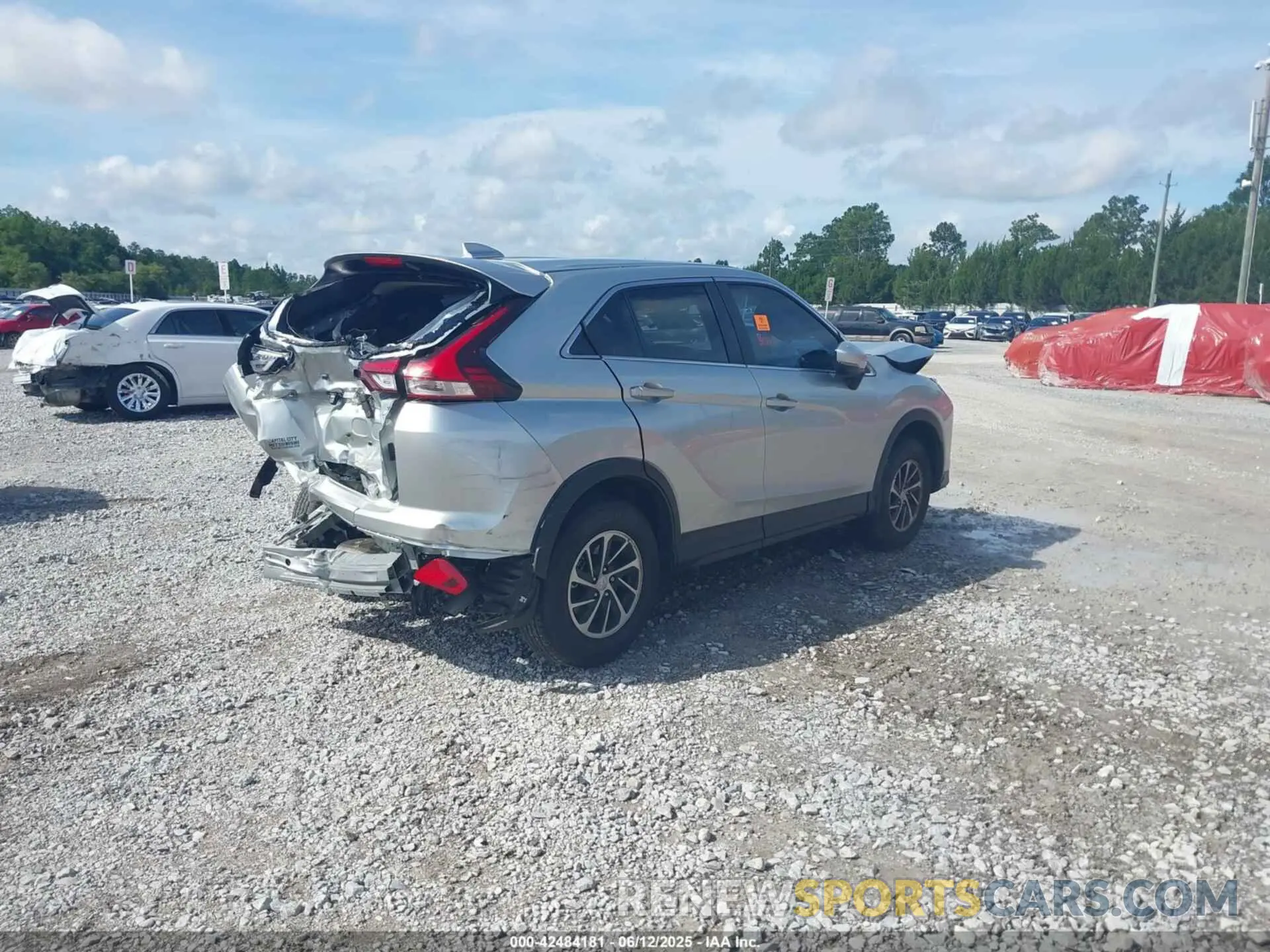4 Photograph of a damaged car JA4ATUAA4SZ007956 MITSUBISHI ECLIPSE CROSS 2025