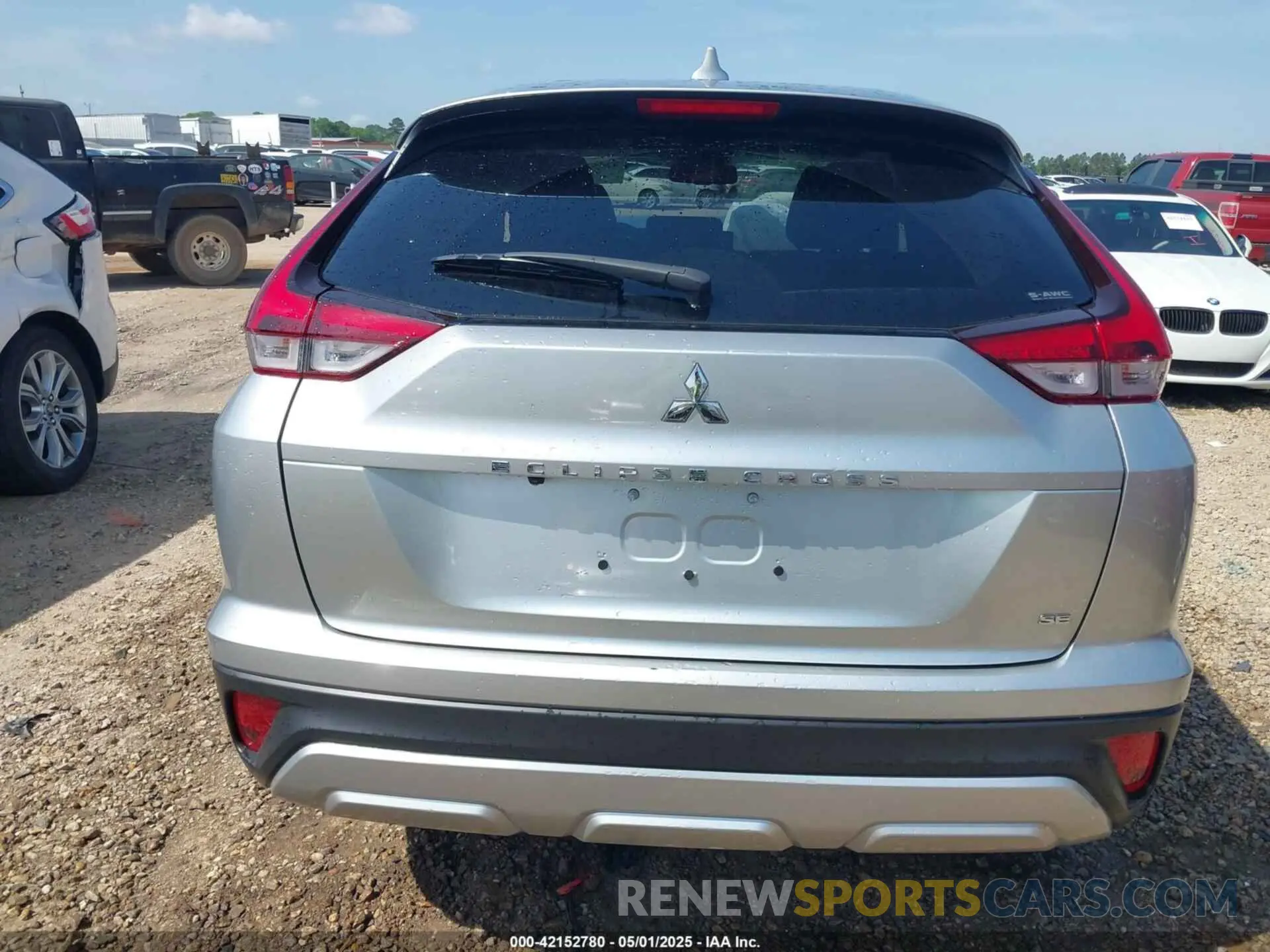 16 Photograph of a damaged car JA4ATWAA3SZ011136 MITSUBISHI ECLIPSE CROSS 2025