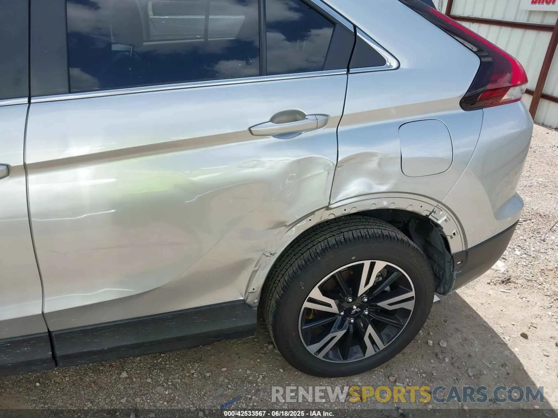 18 Photograph of a damaged car JA4ATWAA7SZ012449 MITSUBISHI ECLIPSE CROSS 2025