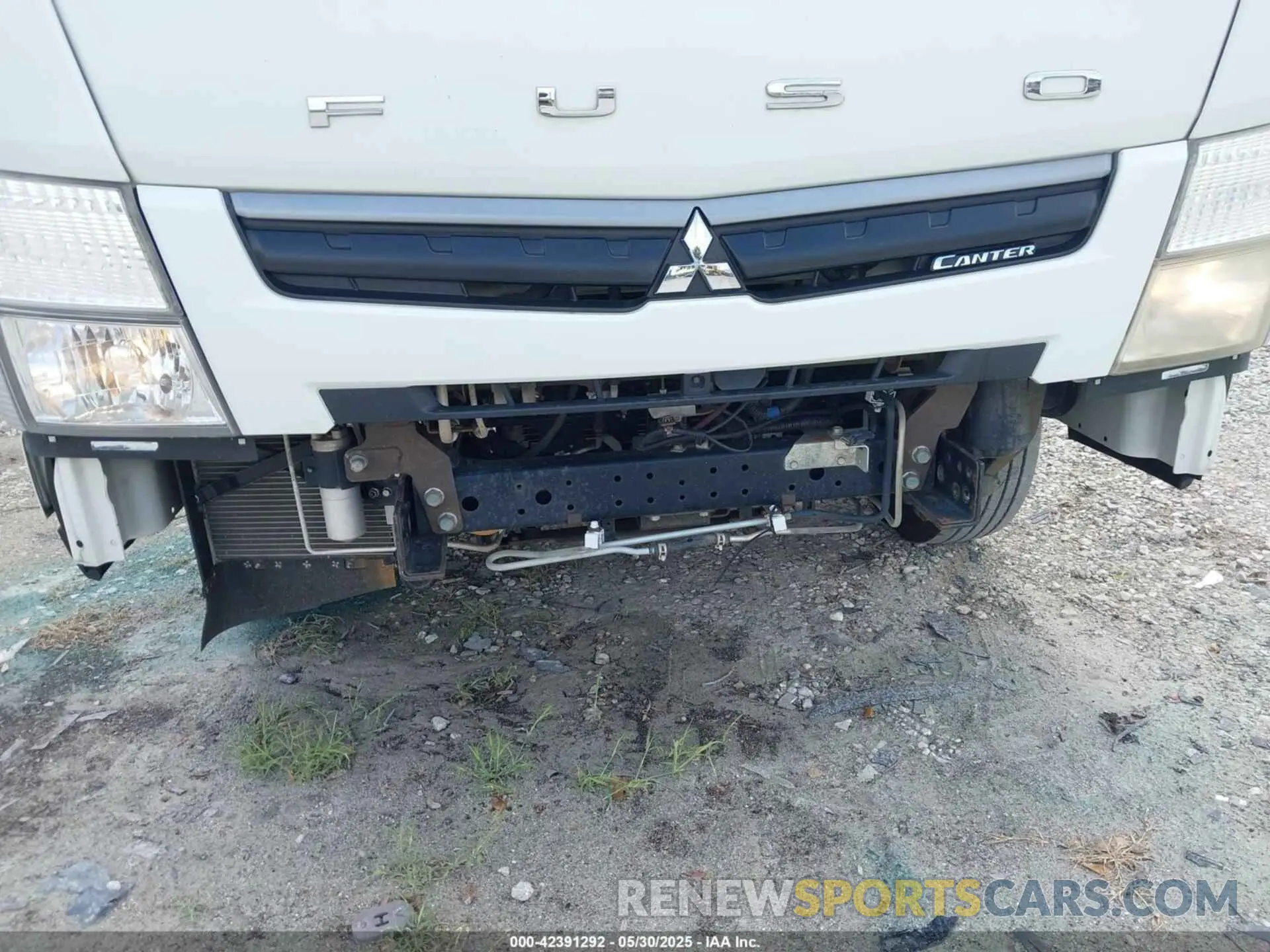 11 Photograph of a damaged car 4UZBVG113KGKG3613 MITSUBISHI FEC7TS 2019