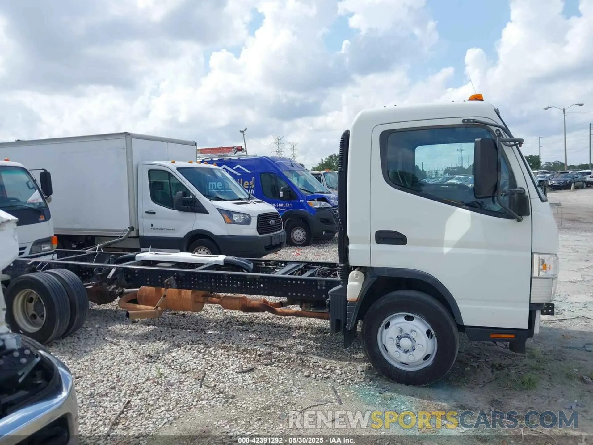 14 Photograph of a damaged car 4UZBVG113KGKG3613 MITSUBISHI FEC7TS 2019