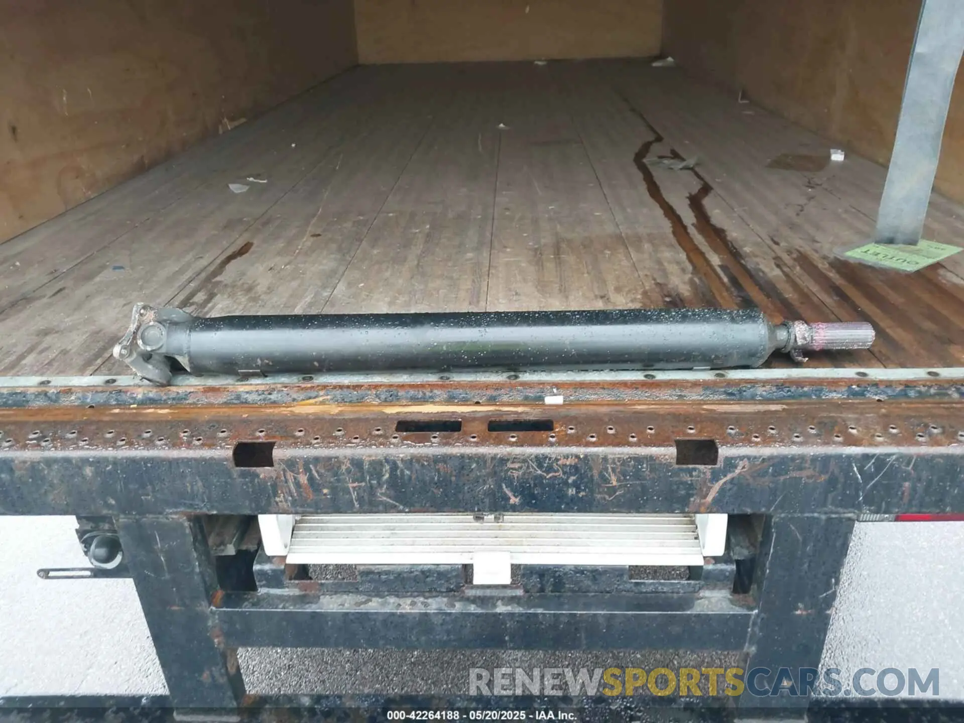12 Photograph of a damaged car 4UZBYH118KGKT7803 MITSUBISHI FECZTS 2019