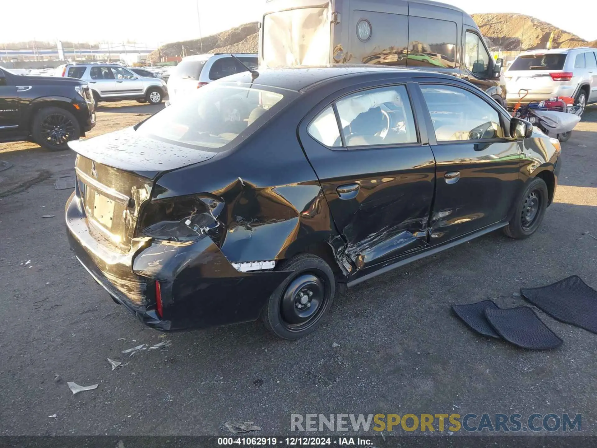 4 Photograph of a damaged car ML32FUFJ0NHF07994 MITSUBISHI MIRAGE G4 2022
