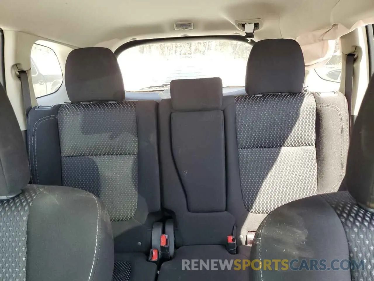 10 Photograph of a damaged car JA4AD2A30KZ055621 MITSUBISHI OUTLANDER 2019