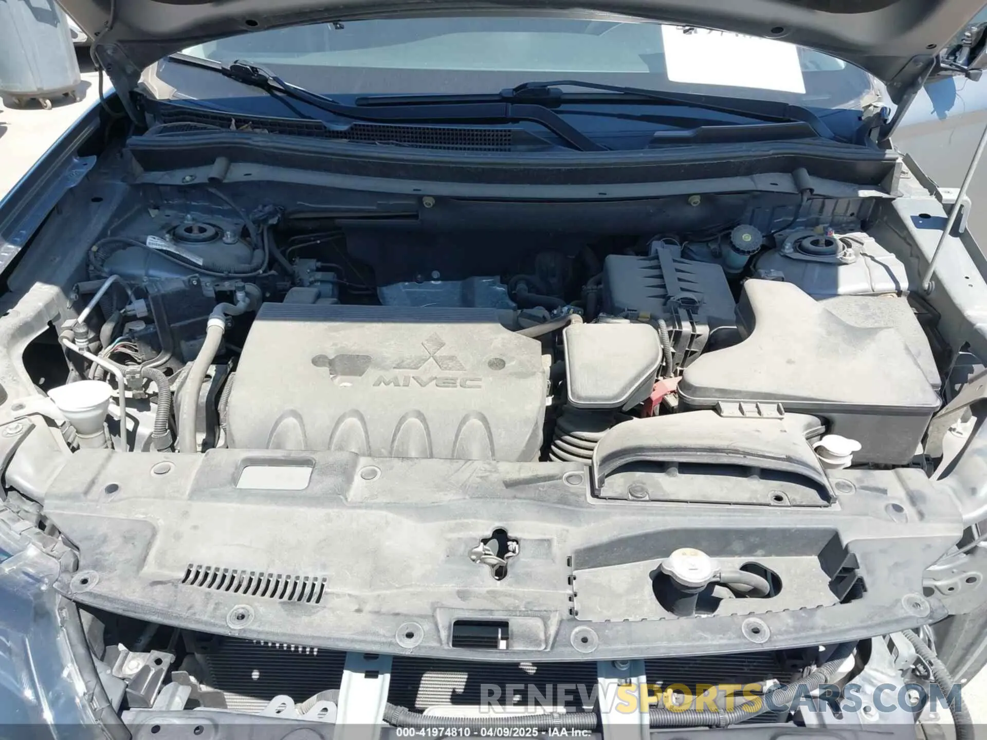 10 Photograph of a damaged car JA4AD2A31KJ000609 MITSUBISHI OUTLANDER 2019