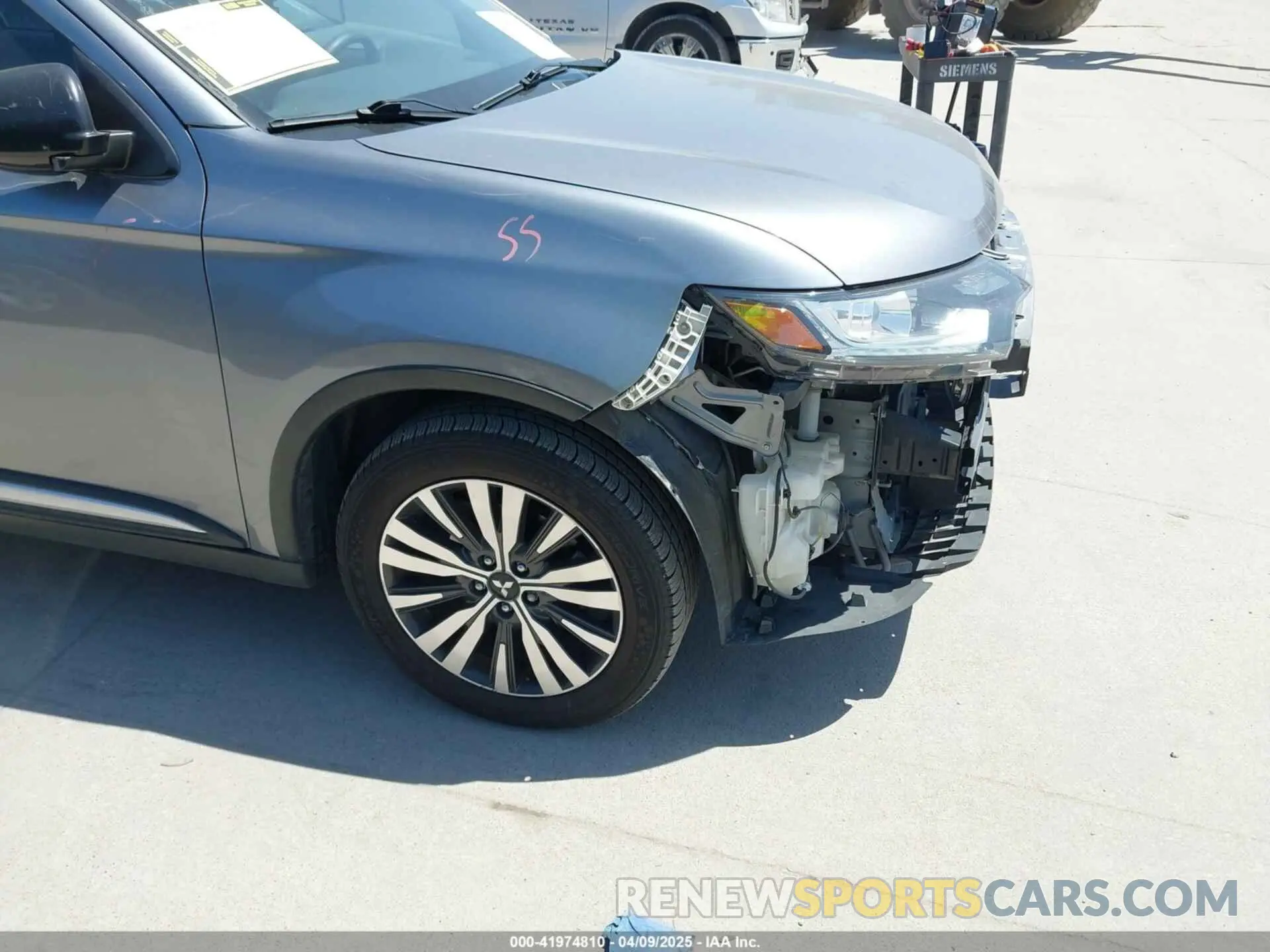 20 Photograph of a damaged car JA4AD2A31KJ000609 MITSUBISHI OUTLANDER 2019