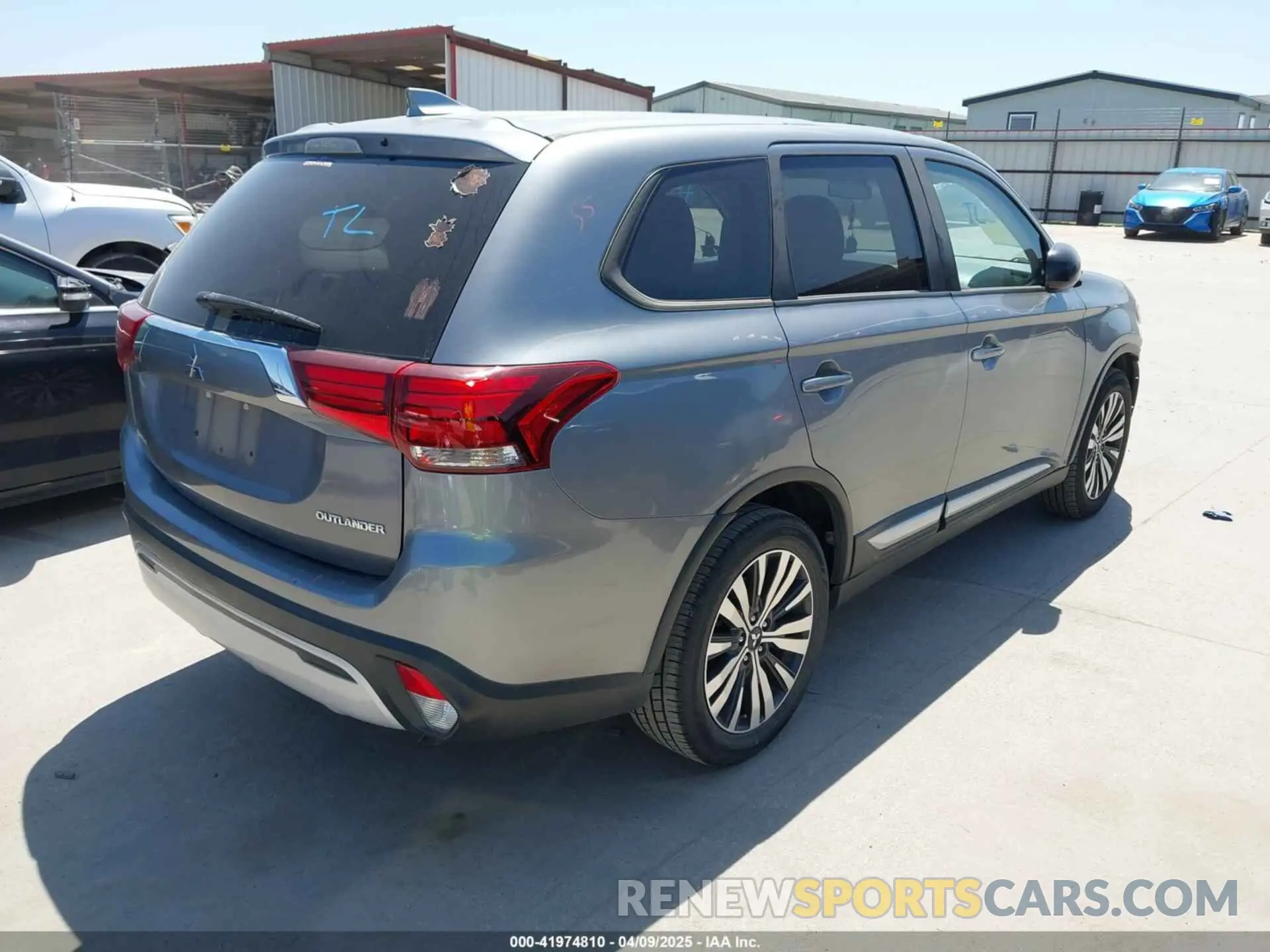 4 Photograph of a damaged car JA4AD2A31KJ000609 MITSUBISHI OUTLANDER 2019