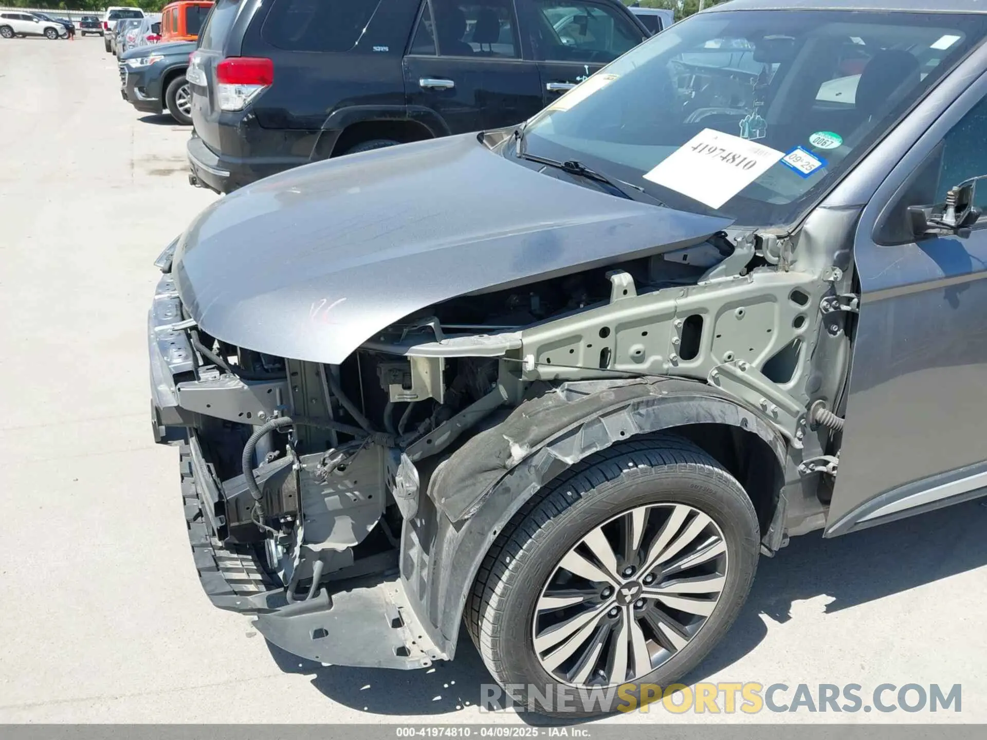 6 Photograph of a damaged car JA4AD2A31KJ000609 MITSUBISHI OUTLANDER 2019