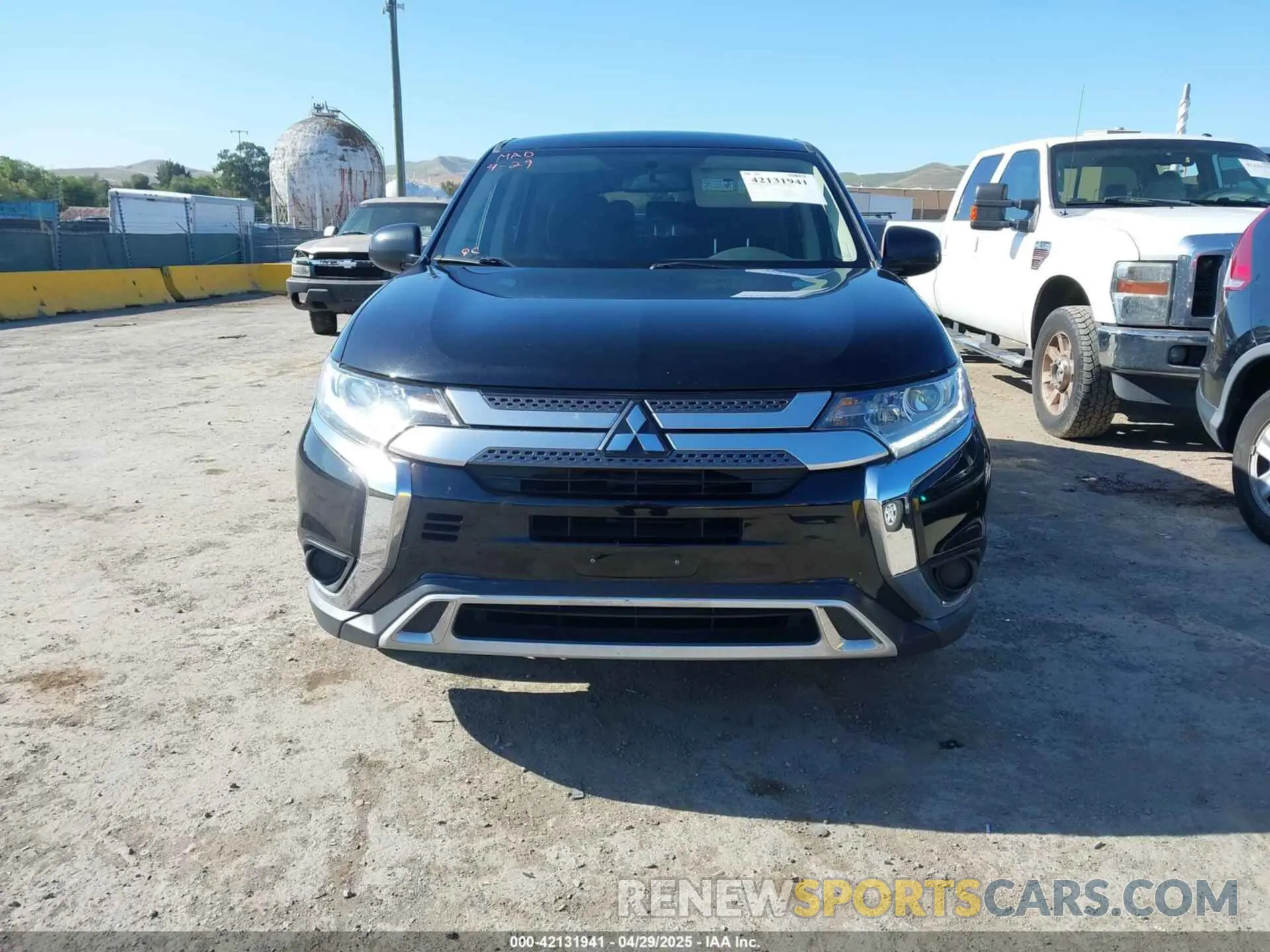12 Photograph of a damaged car JA4AD2A32KJ002207 MITSUBISHI OUTLANDER 2019