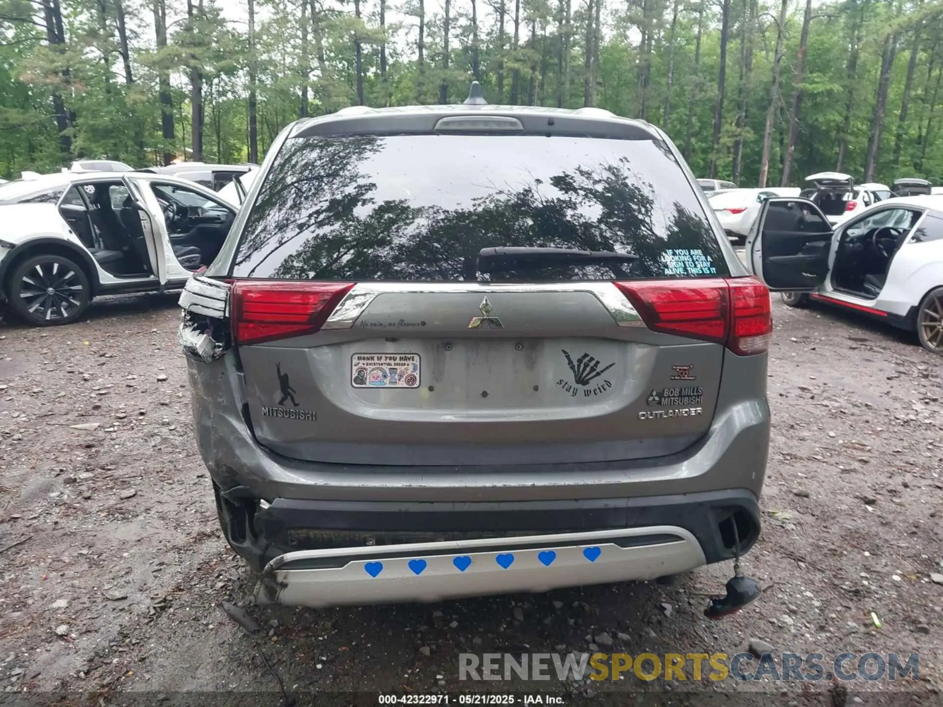 16 Photograph of a damaged car JA4AD2A32KZ005481 MITSUBISHI OUTLANDER 2019