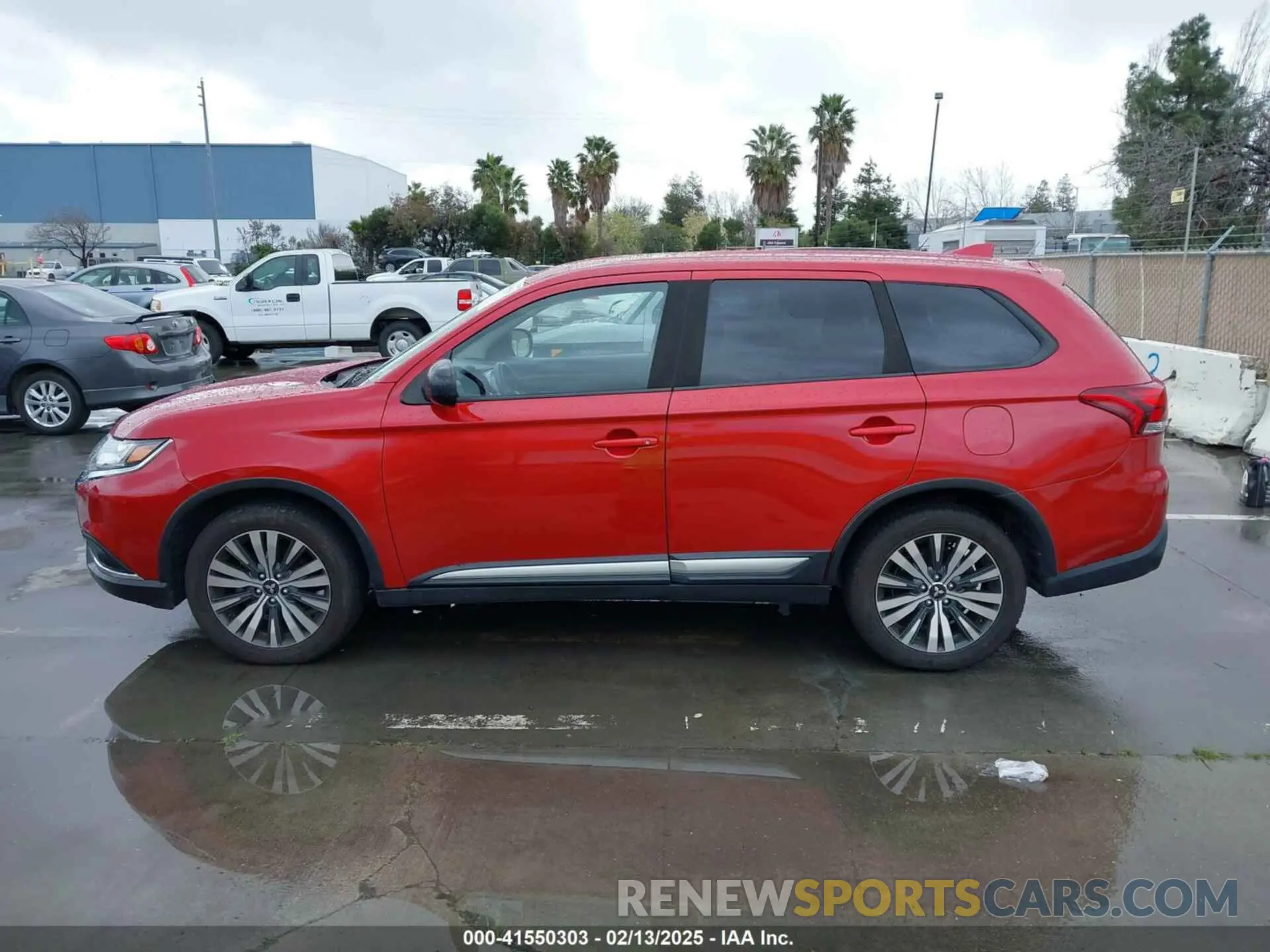 14 Photograph of a damaged car JA4AD2A32KZ032101 MITSUBISHI OUTLANDER 2019