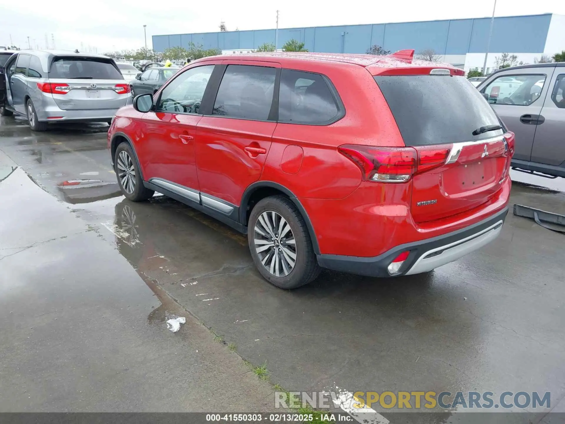 3 Photograph of a damaged car JA4AD2A32KZ032101 MITSUBISHI OUTLANDER 2019