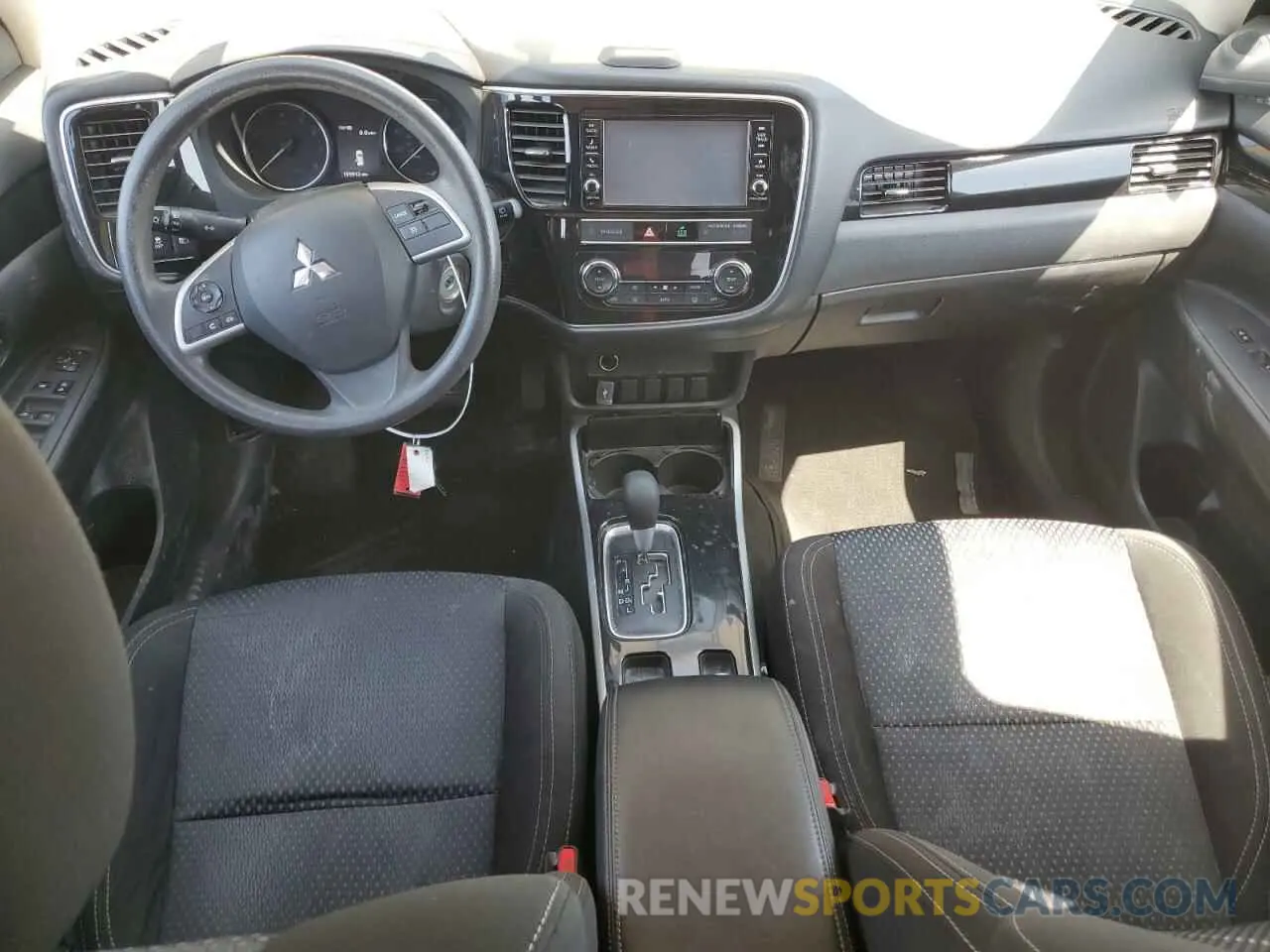 8 Photograph of a damaged car JA4AD2A32KZ038092 MITSUBISHI OUTLANDER 2019