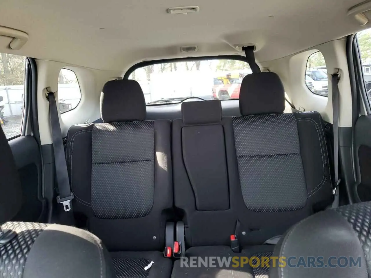 10 Photograph of a damaged car JA4AD2A33KZ053507 MITSUBISHI OUTLANDER 2019
