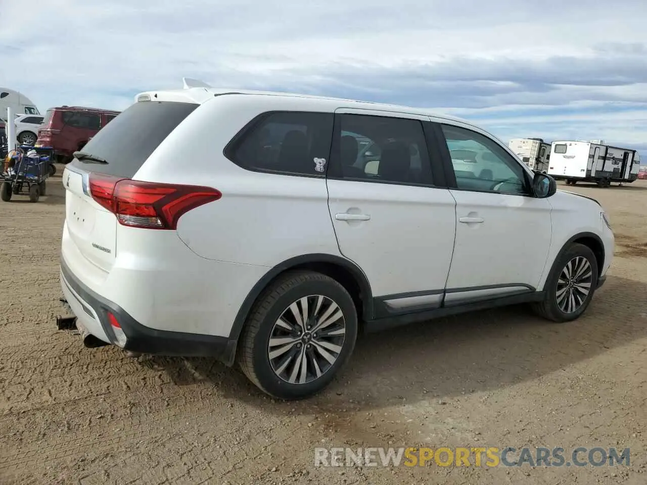 3 Photograph of a damaged car JA4AD2A34KZ008270 MITSUBISHI OUTLANDER 2019