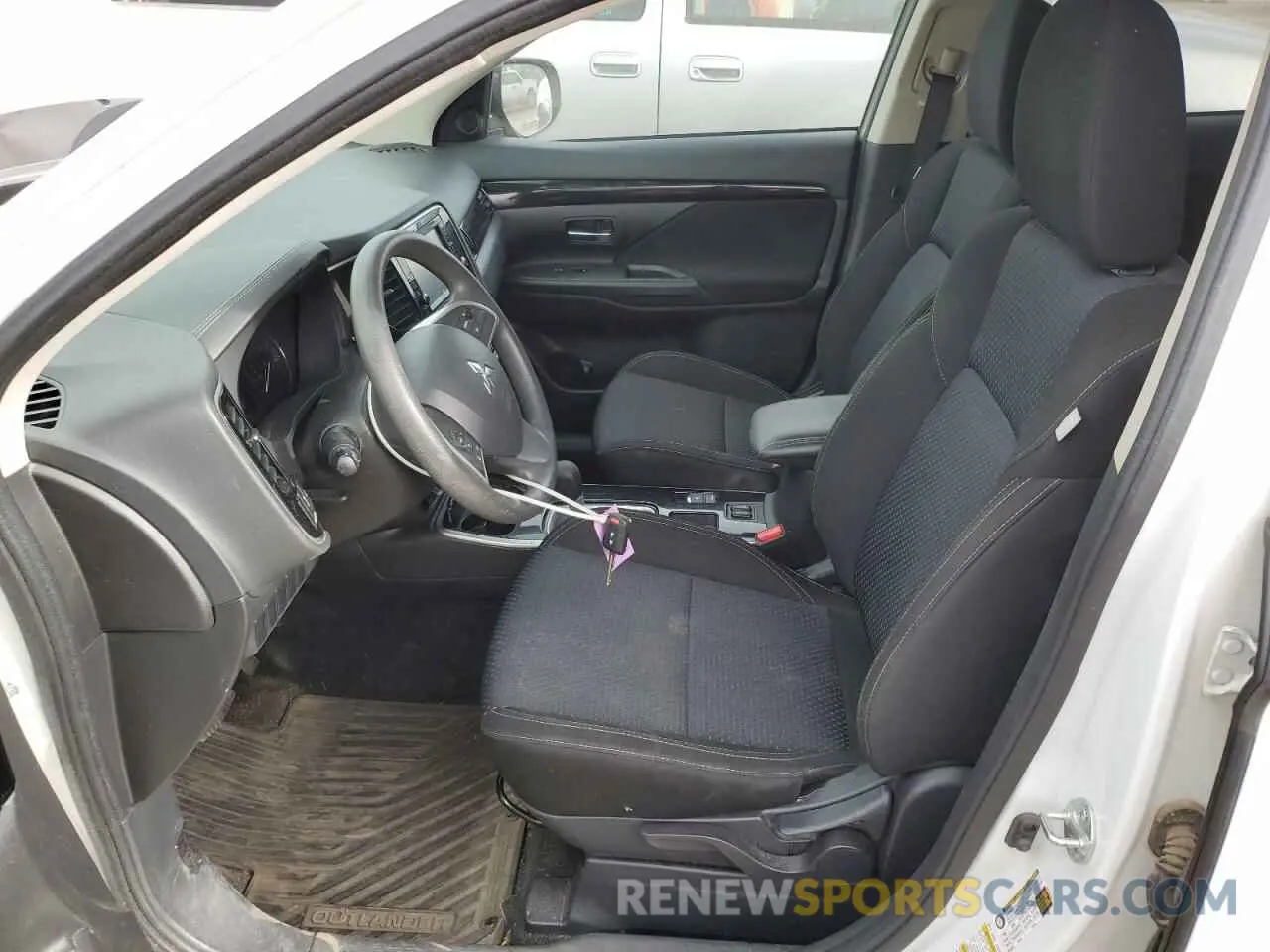 7 Photograph of a damaged car JA4AD2A34KZ008270 MITSUBISHI OUTLANDER 2019