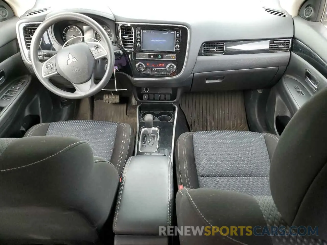 8 Photograph of a damaged car JA4AD2A34KZ008270 MITSUBISHI OUTLANDER 2019