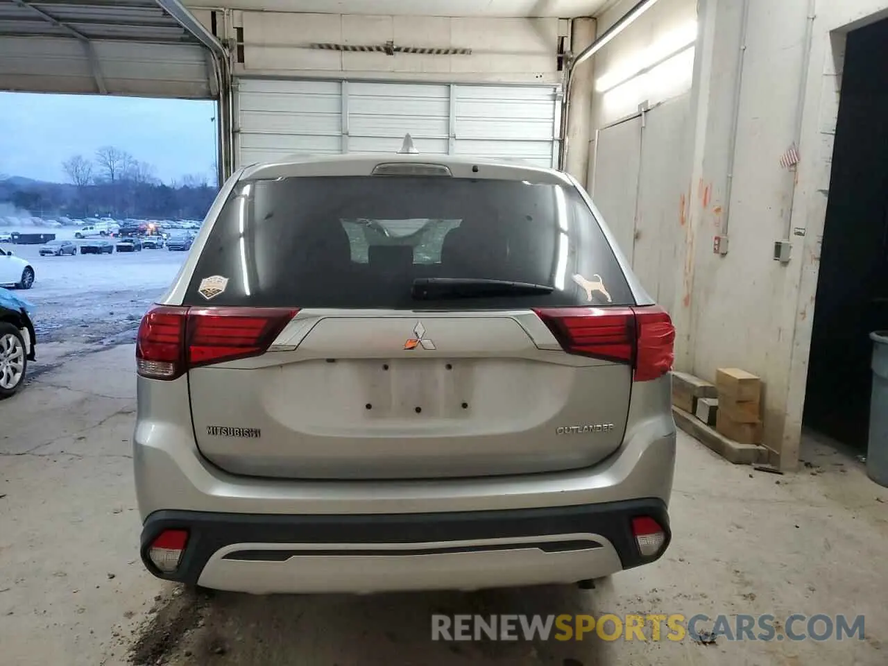 6 Photograph of a damaged car JA4AD2A34KZ037543 MITSUBISHI OUTLANDER 2019