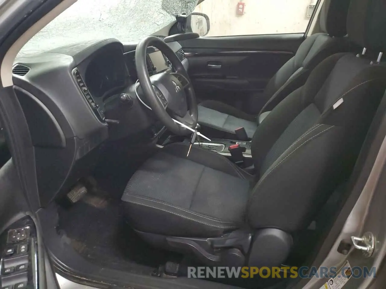 7 Photograph of a damaged car JA4AD2A34KZ037543 MITSUBISHI OUTLANDER 2019