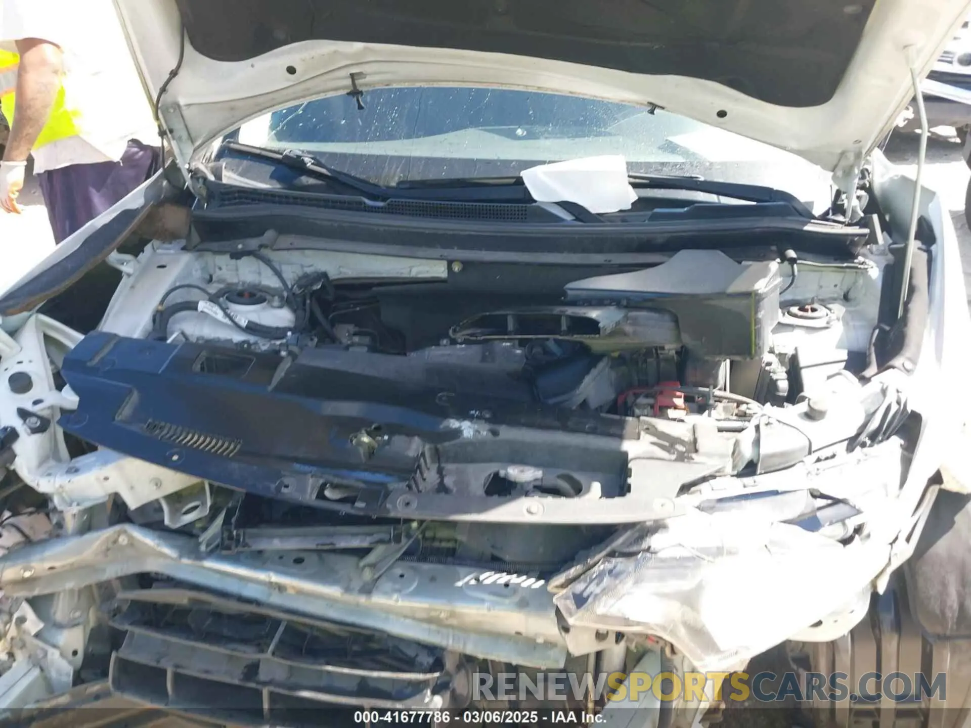 10 Photograph of a damaged car JA4AD2A35KZ008794 MITSUBISHI OUTLANDER 2019