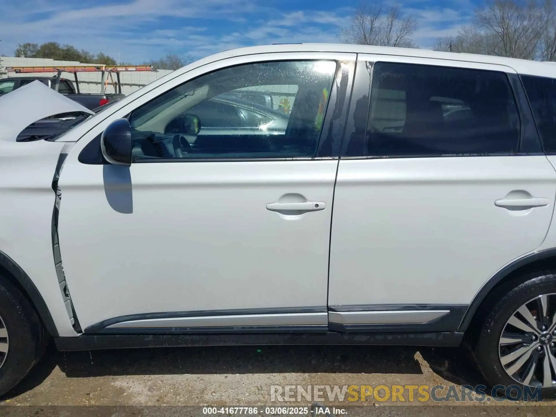 15 Photograph of a damaged car JA4AD2A35KZ008794 MITSUBISHI OUTLANDER 2019