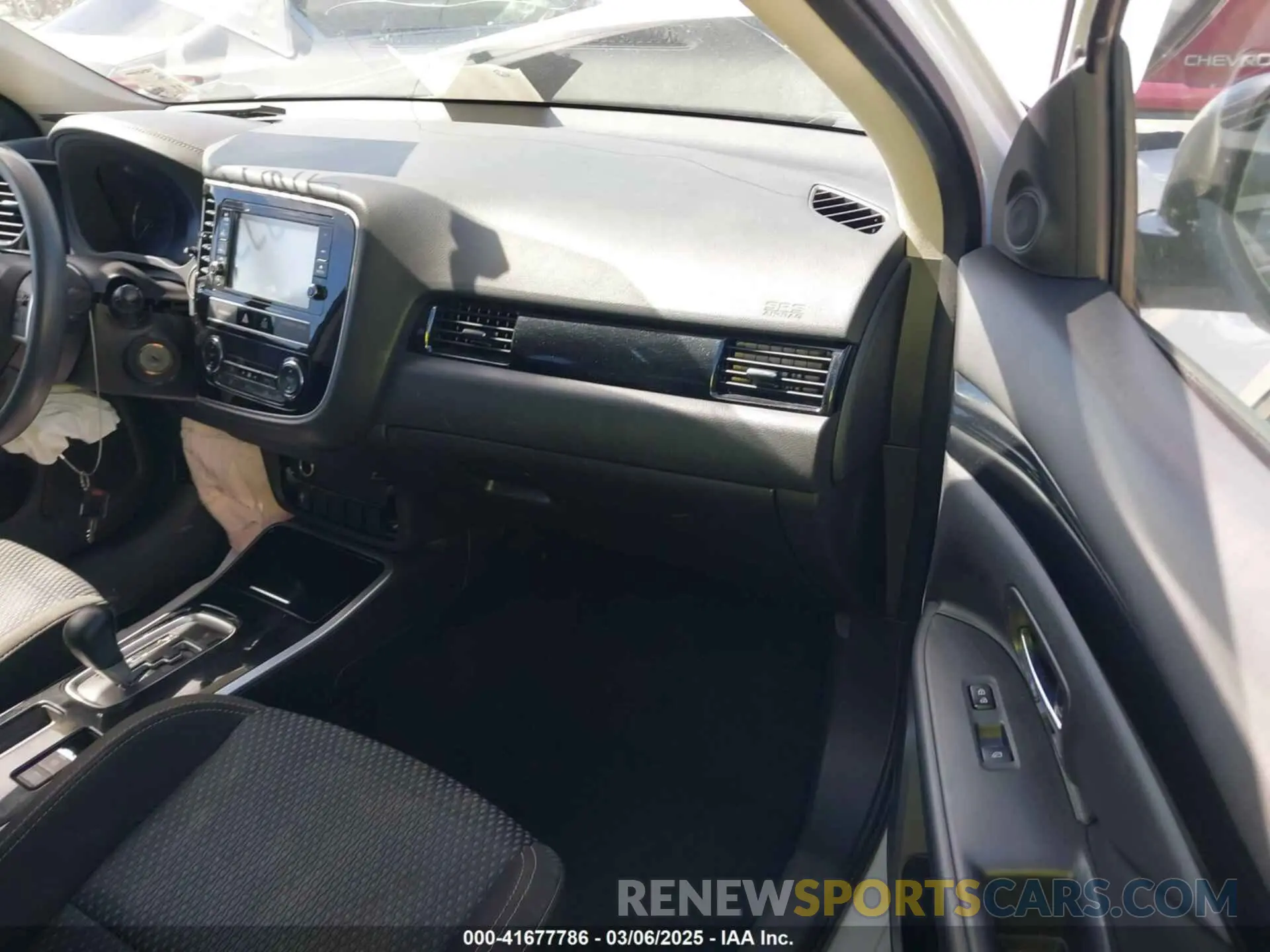 5 Photograph of a damaged car JA4AD2A35KZ008794 MITSUBISHI OUTLANDER 2019