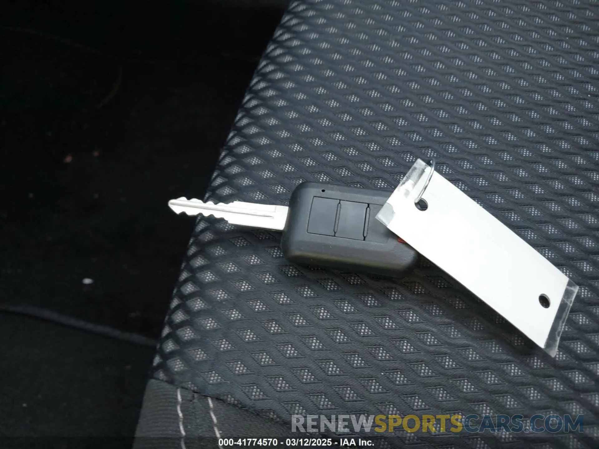 11 Photograph of a damaged car JA4AD2A35KZ050639 MITSUBISHI OUTLANDER 2019