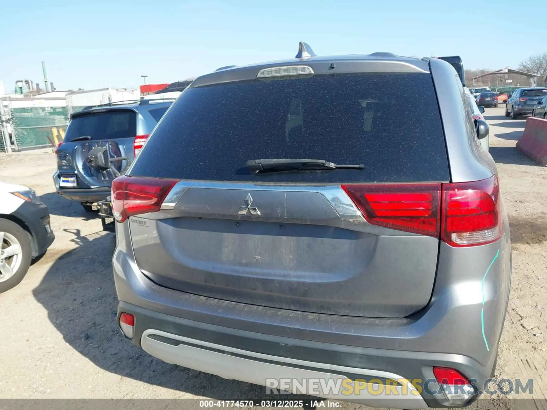 16 Photograph of a damaged car JA4AD2A35KZ050639 MITSUBISHI OUTLANDER 2019