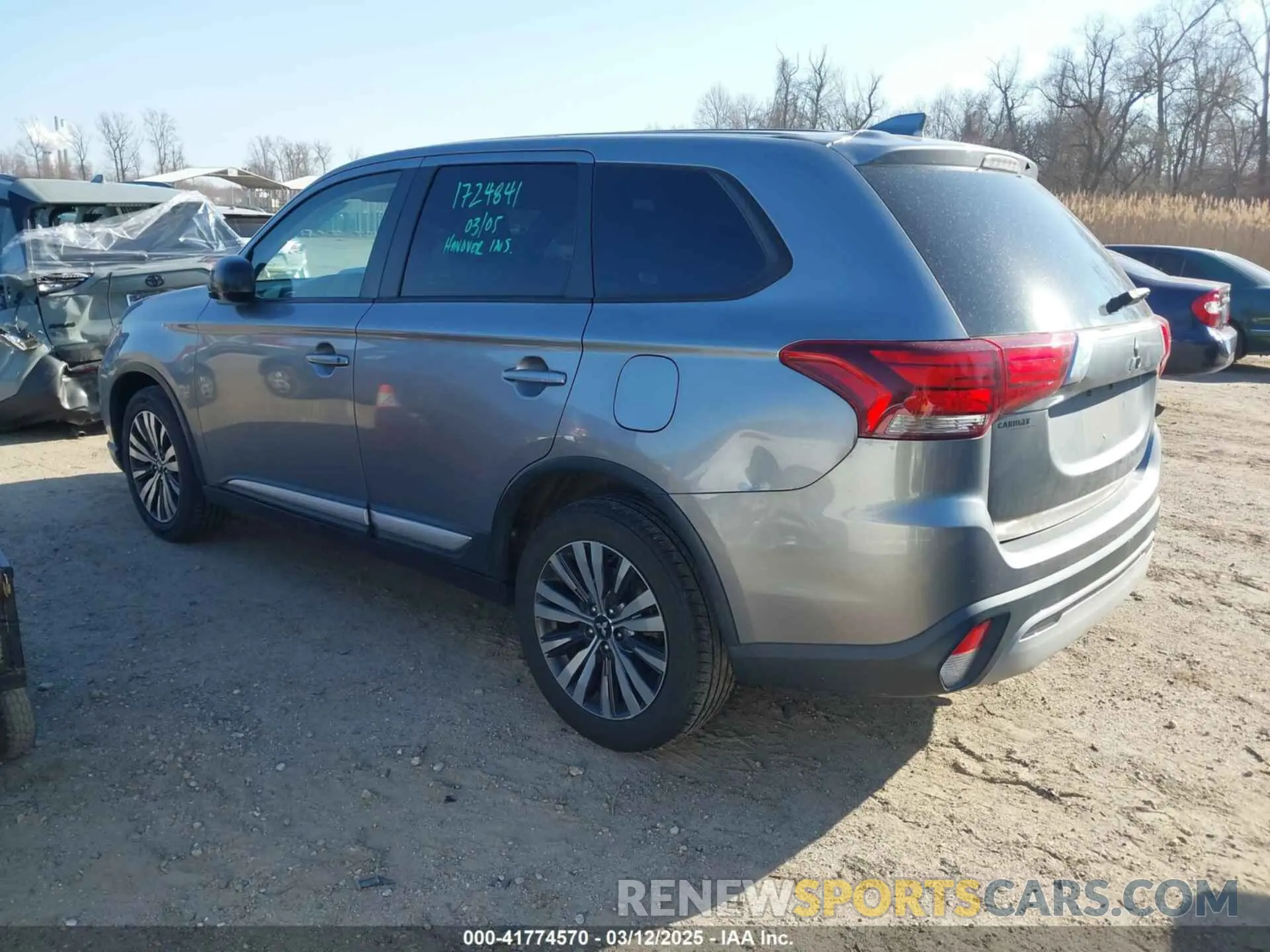 3 Photograph of a damaged car JA4AD2A35KZ050639 MITSUBISHI OUTLANDER 2019